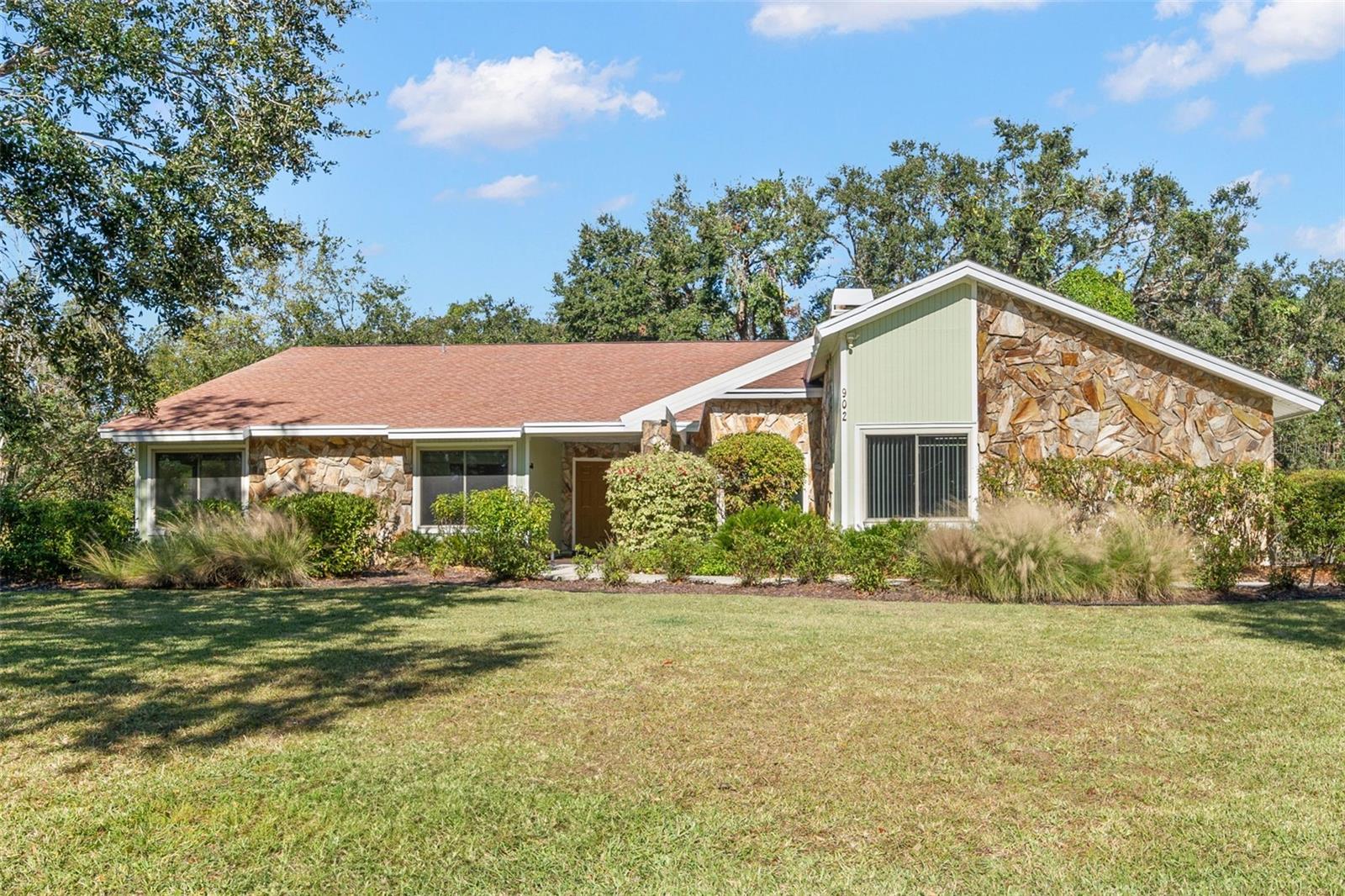 902 FLATWOOD CT