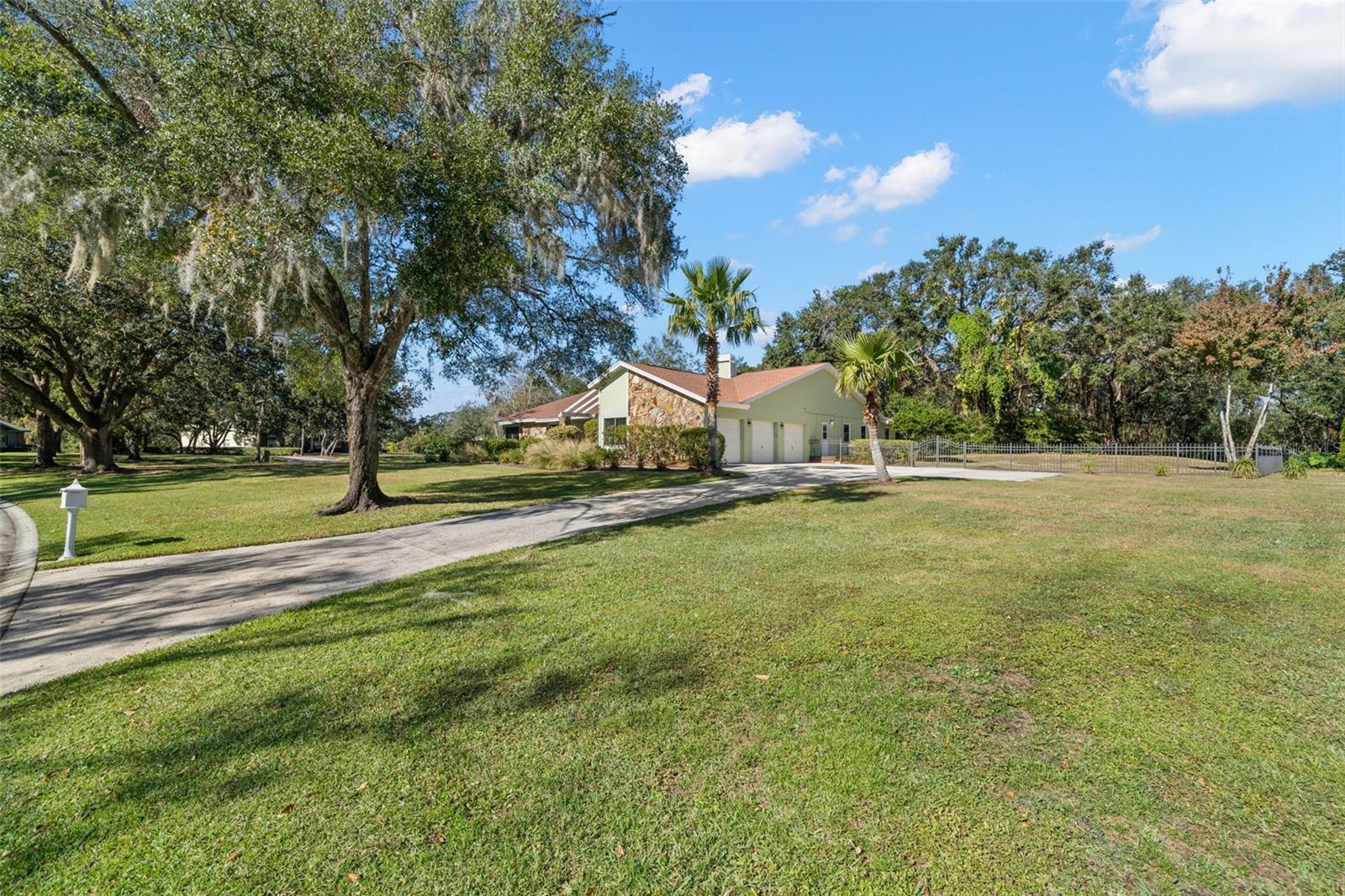 902 FLATWOOD CT