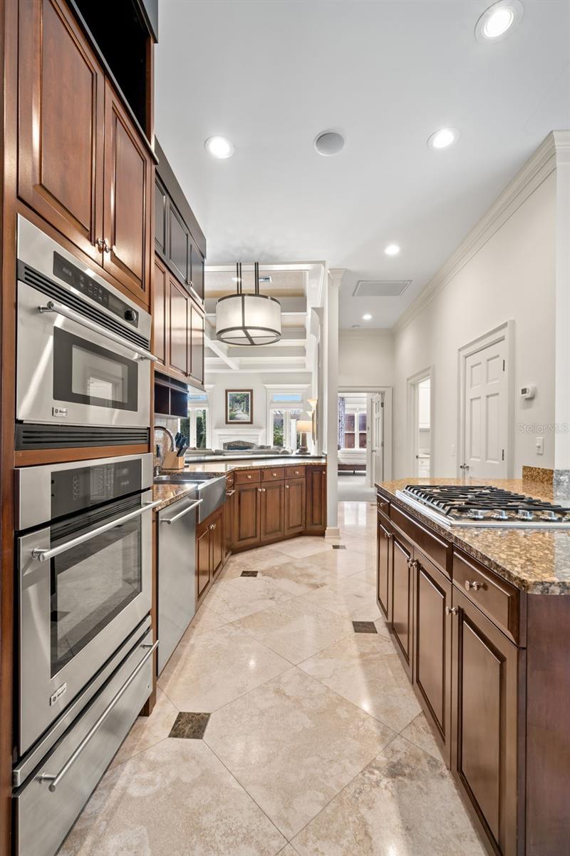 4520 W WOODMERE RD