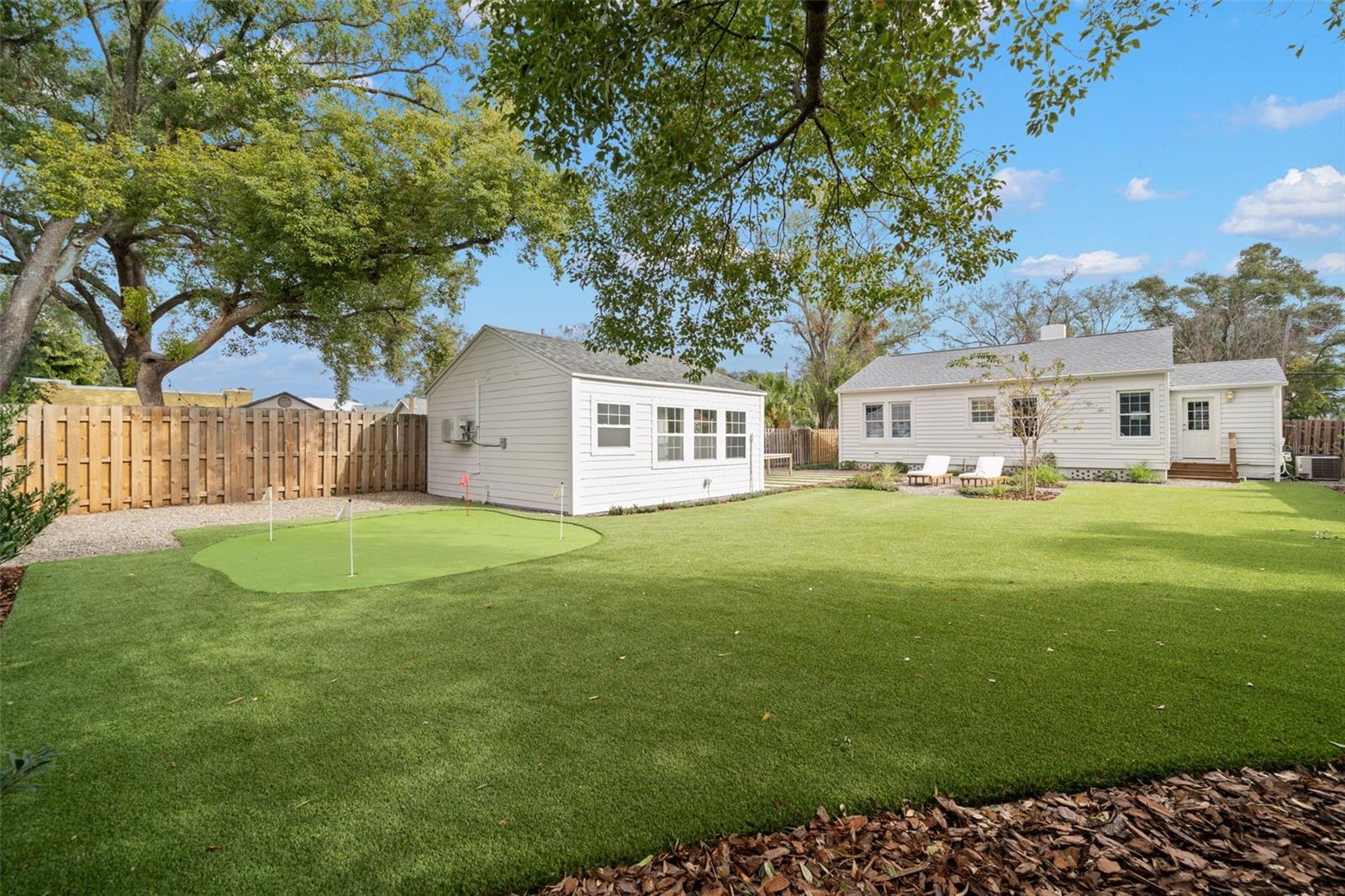 111 S LINCOLN AVE