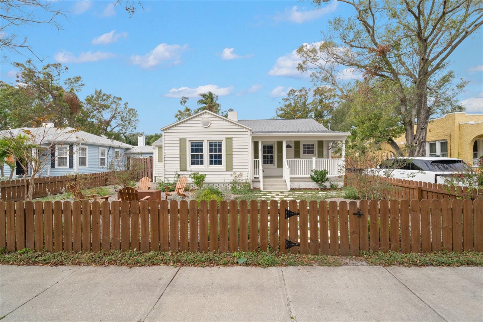 111 S LINCOLN AVE