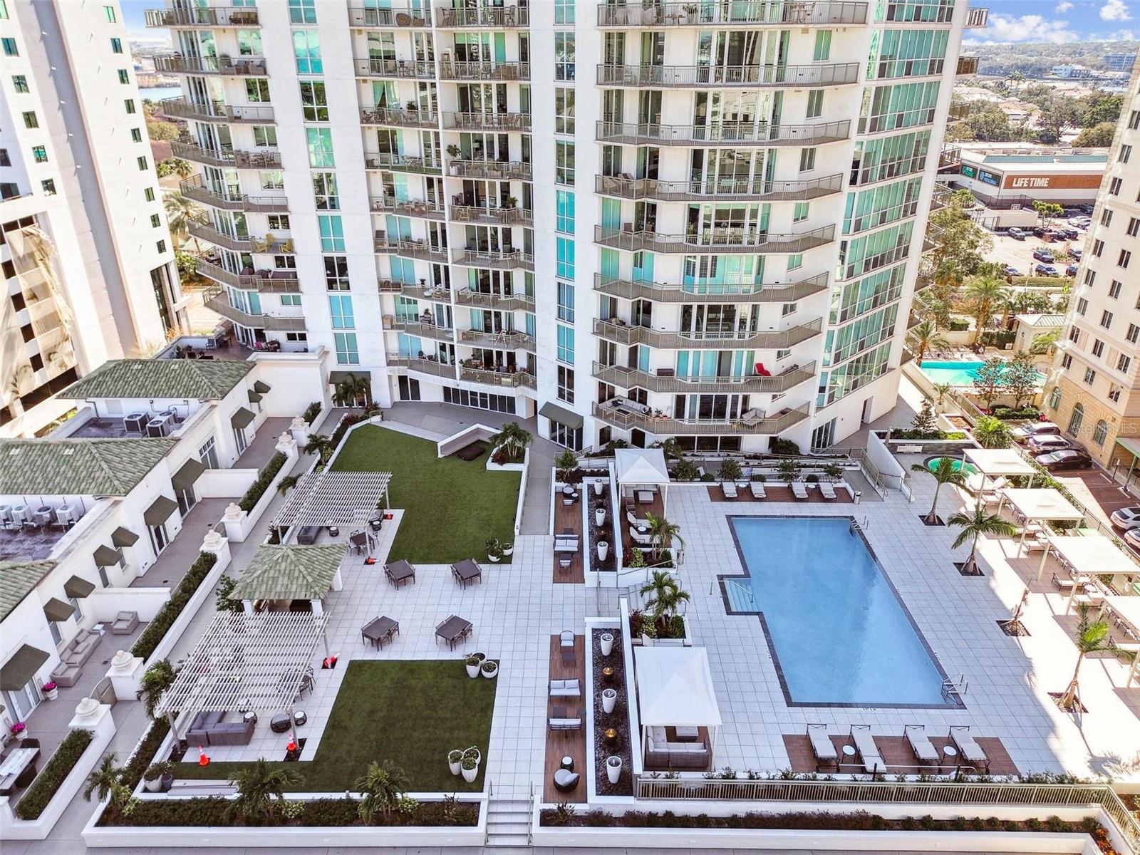 450 KNIGHTS RUN AVE #2001