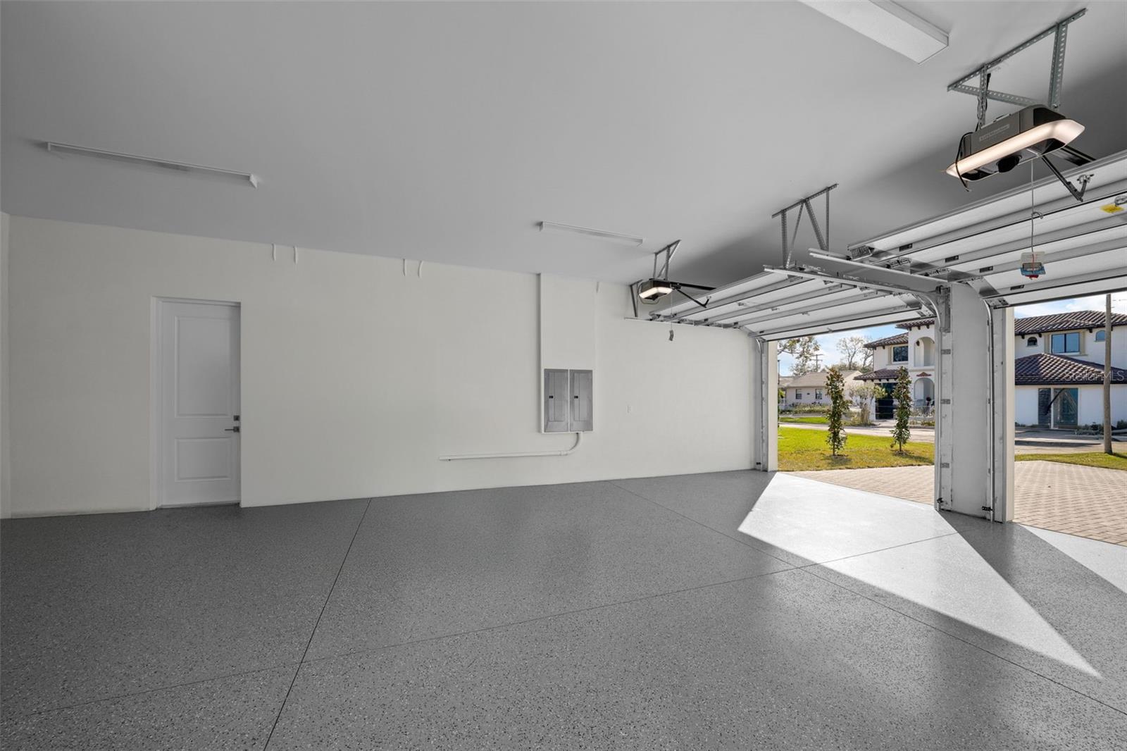 4005 W MULLEN AVE