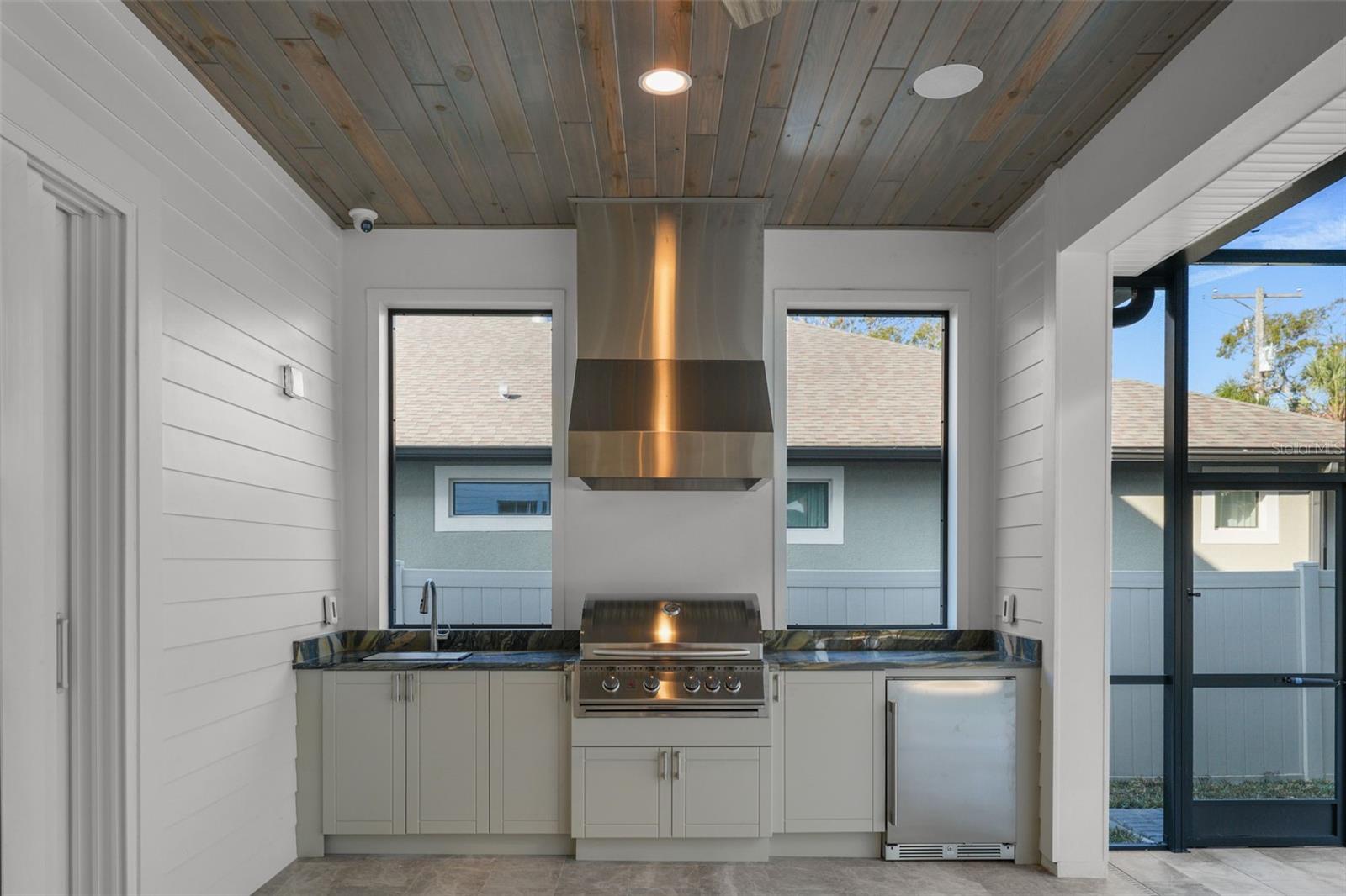 4005 W MULLEN AVE