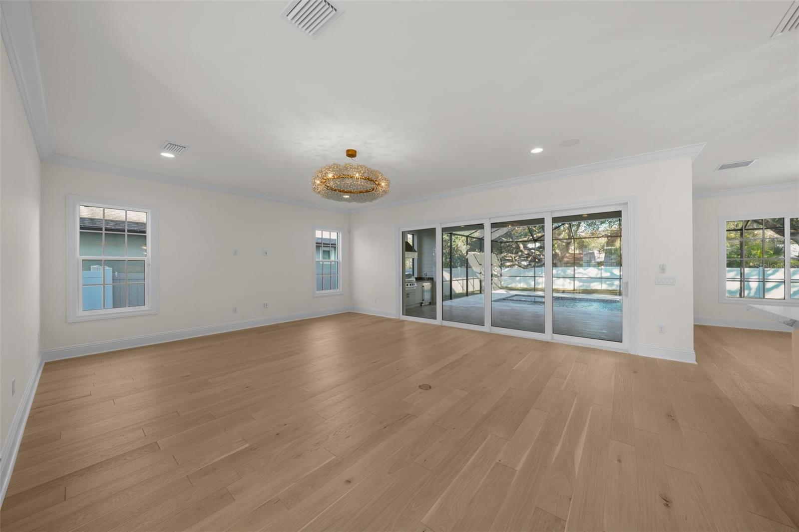 4005 W MULLEN AVE