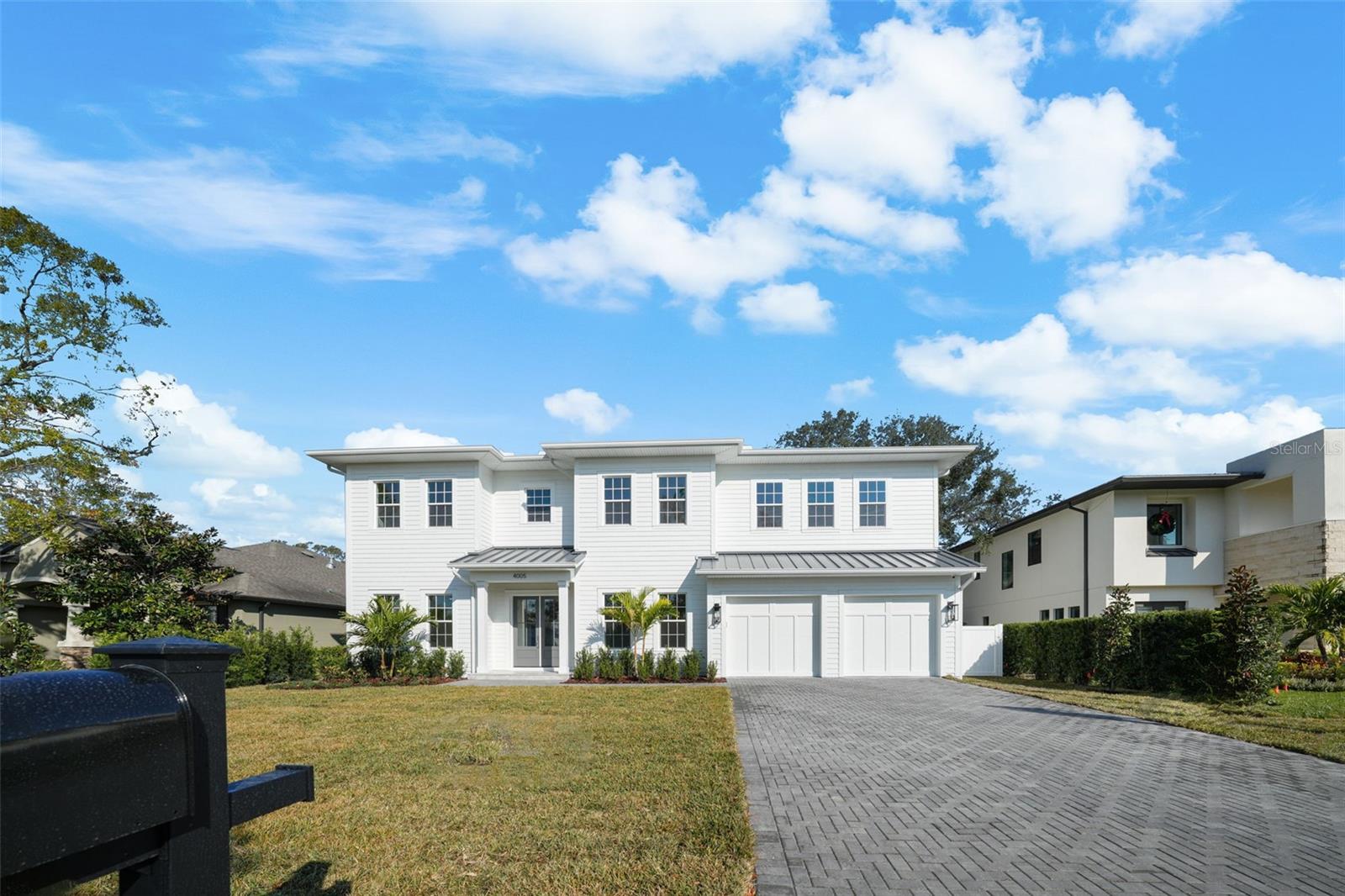 4005 W MULLEN AVE