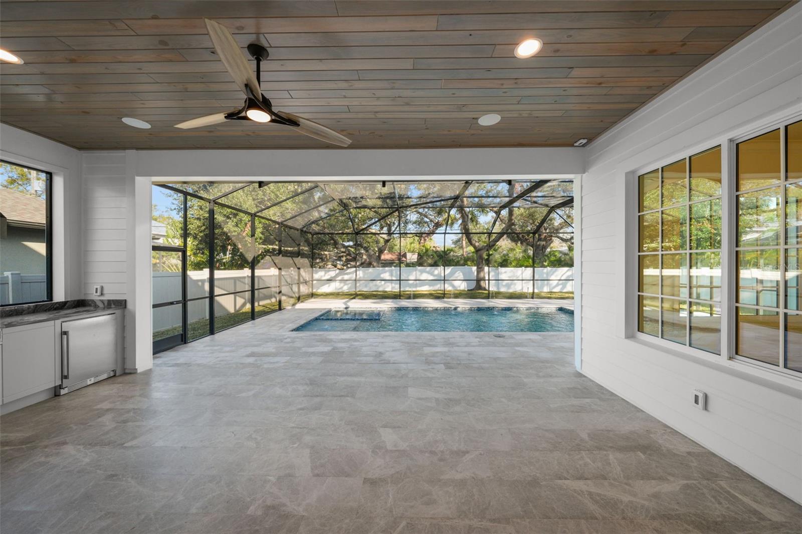 4005 W MULLEN AVE