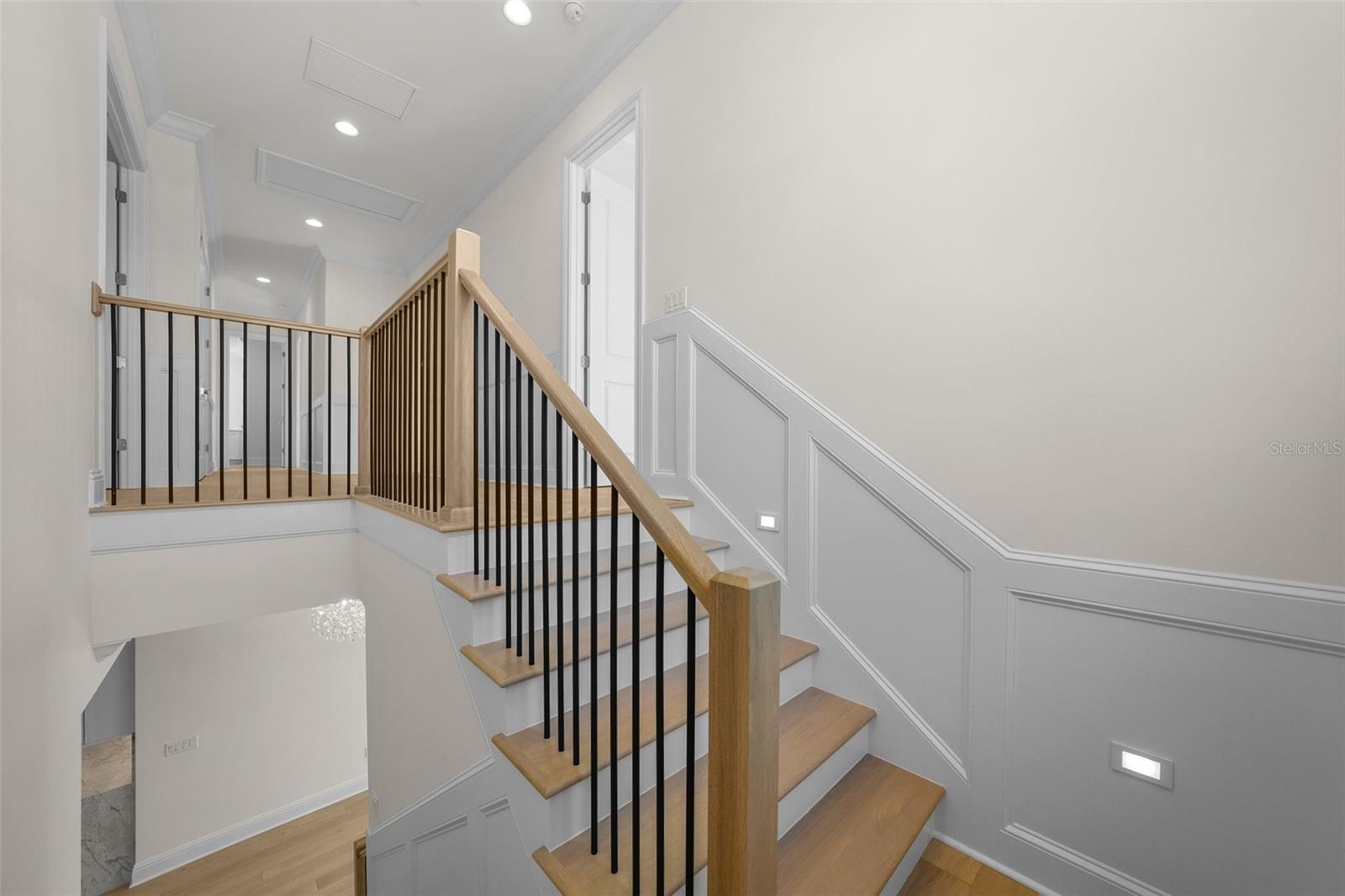 4005 W MULLEN AVE