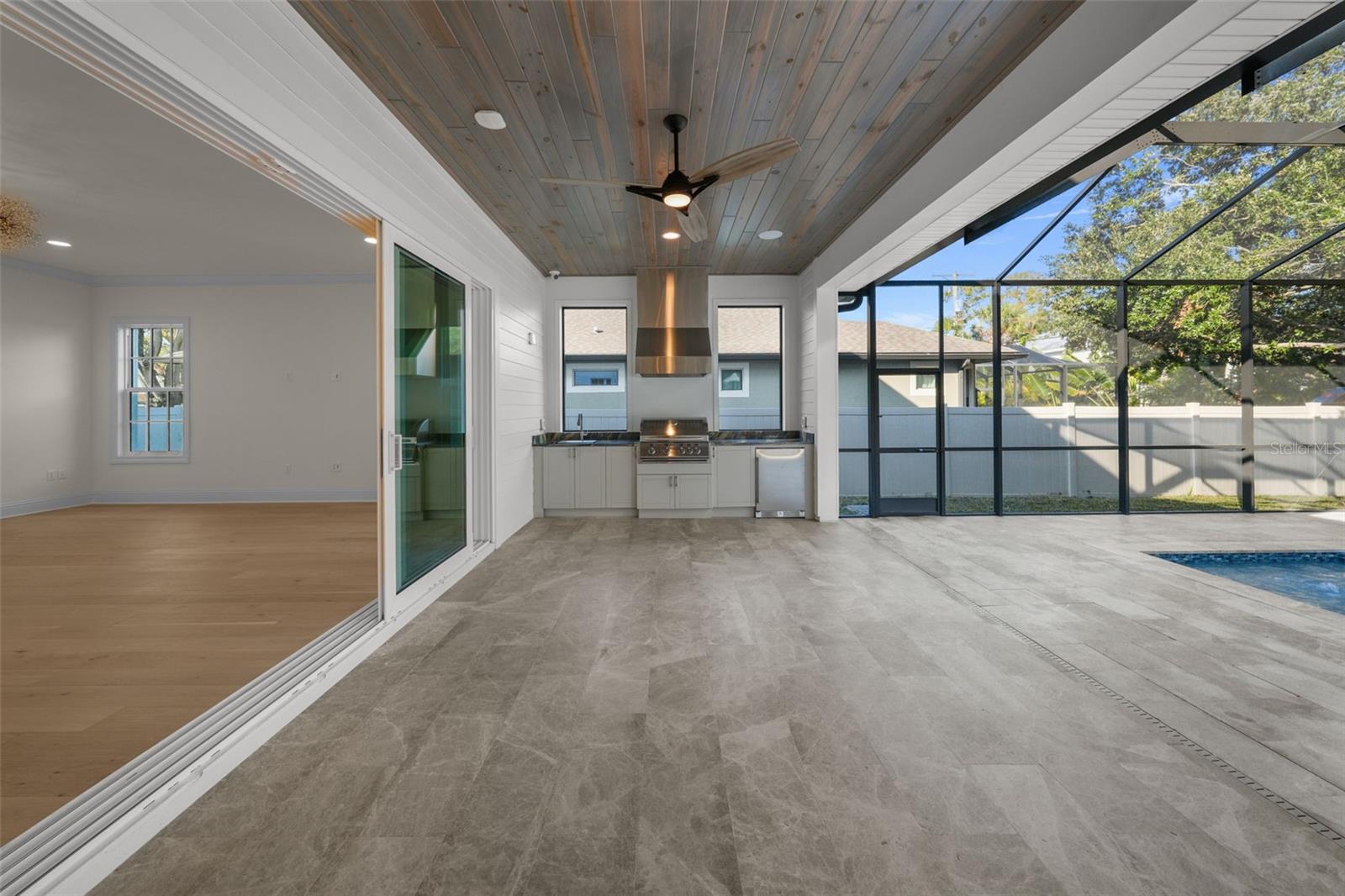 4005 W MULLEN AVE