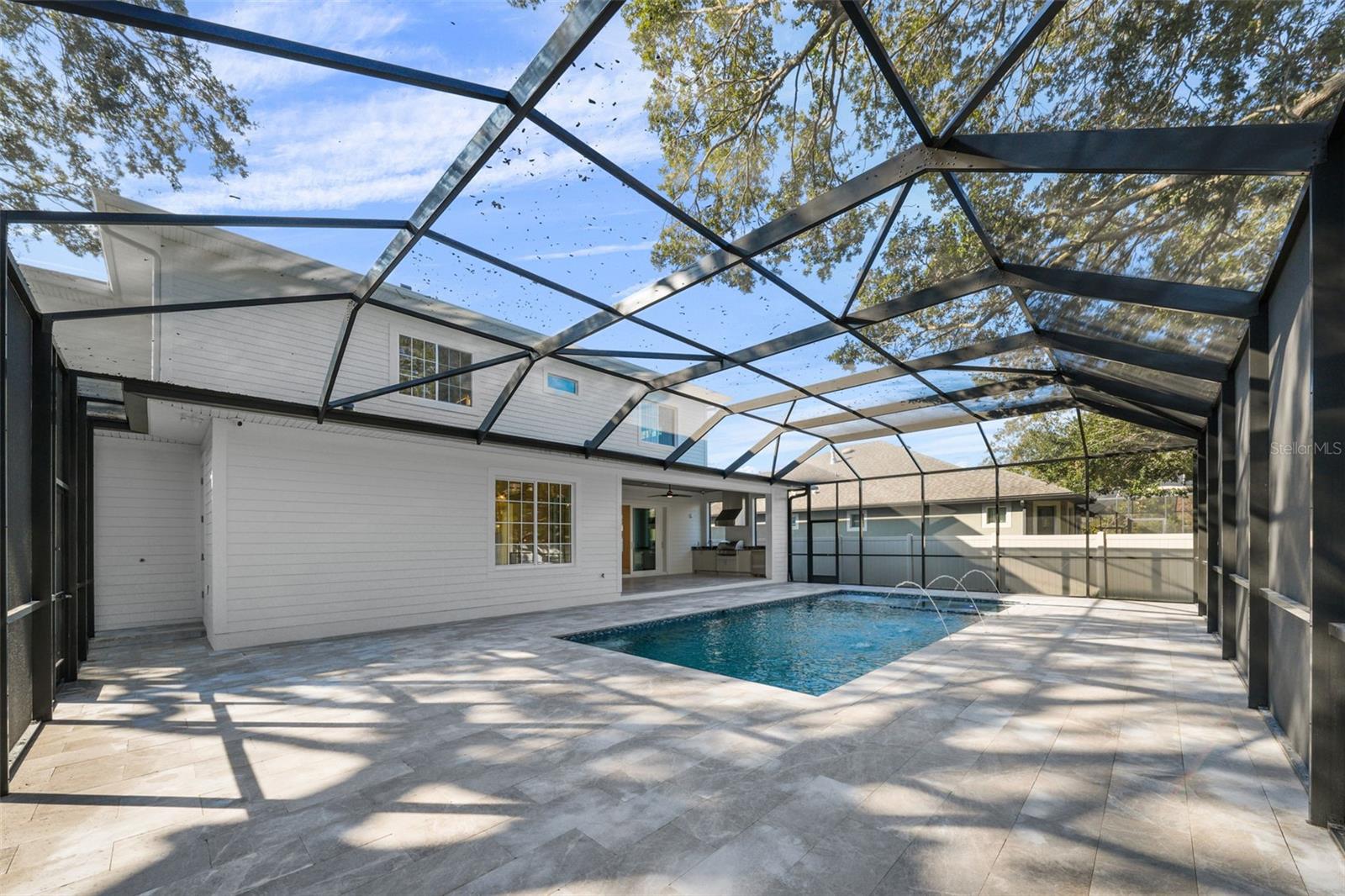 4005 W MULLEN AVE