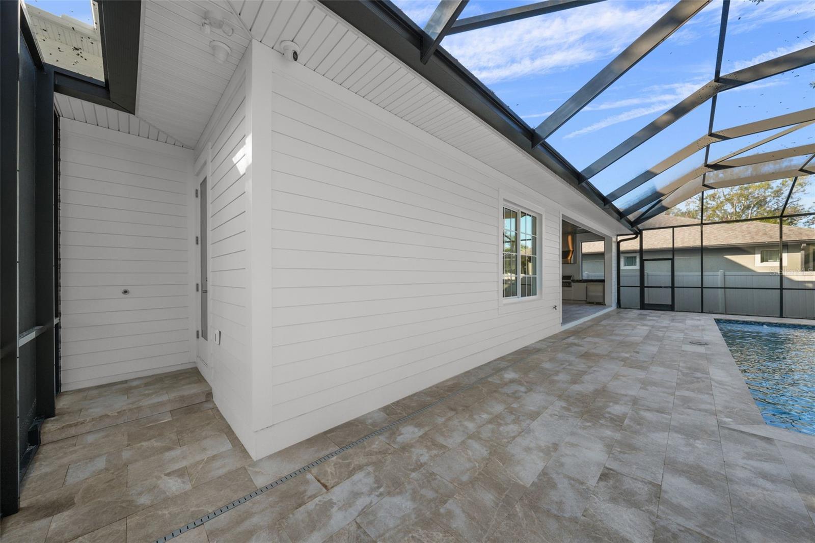 4005 W MULLEN AVE