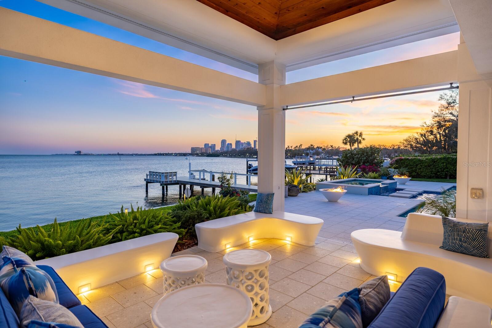 611 BRIGHTWATERS BLVD NE