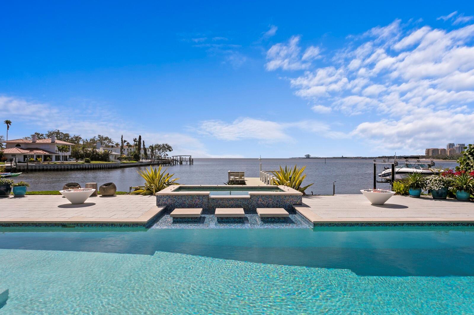 611 BRIGHTWATERS BLVD NE