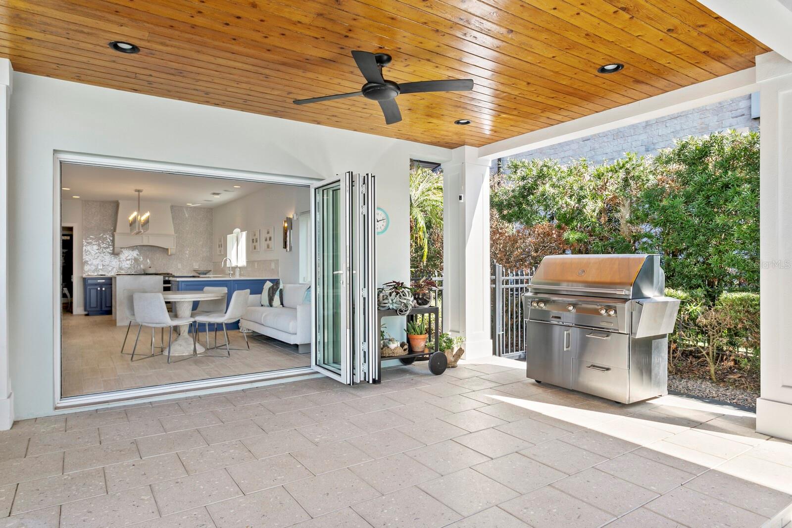 611 BRIGHTWATERS BLVD NE