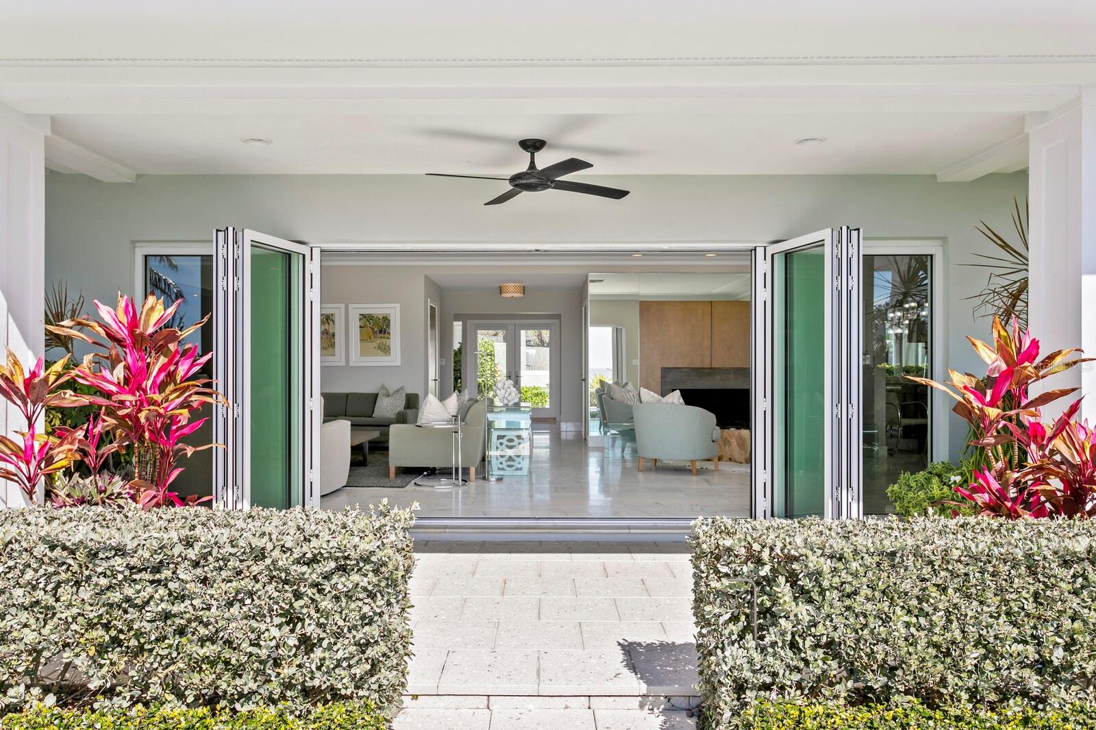 611 BRIGHTWATERS BLVD NE