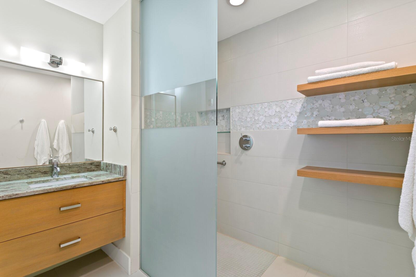 611 BRIGHTWATERS BLVD NE