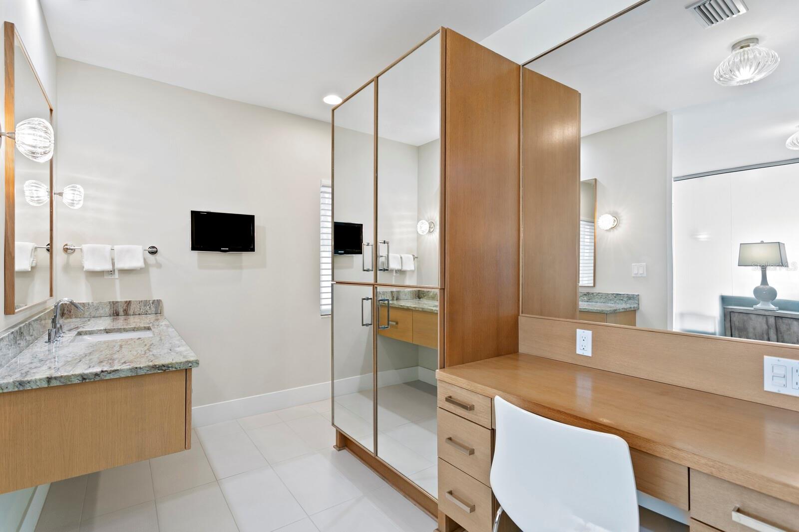 611 BRIGHTWATERS BLVD NE