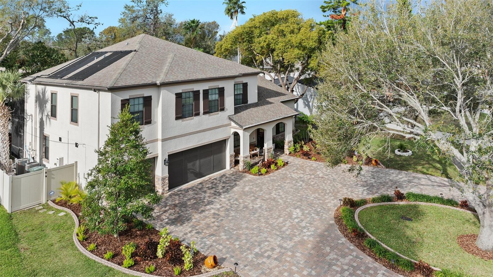 3605 E TAMPA CIR