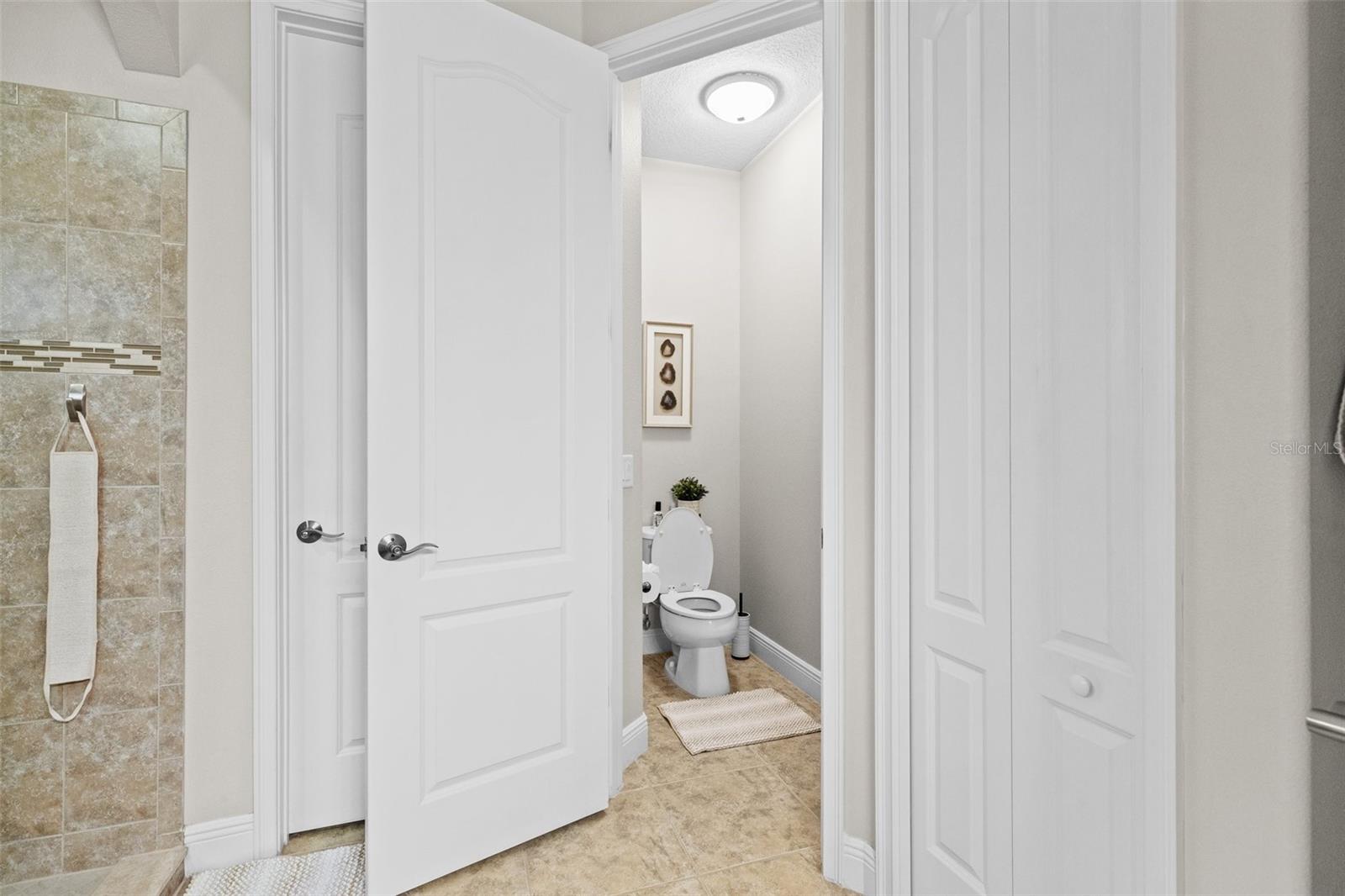 3605 E TAMPA CIR