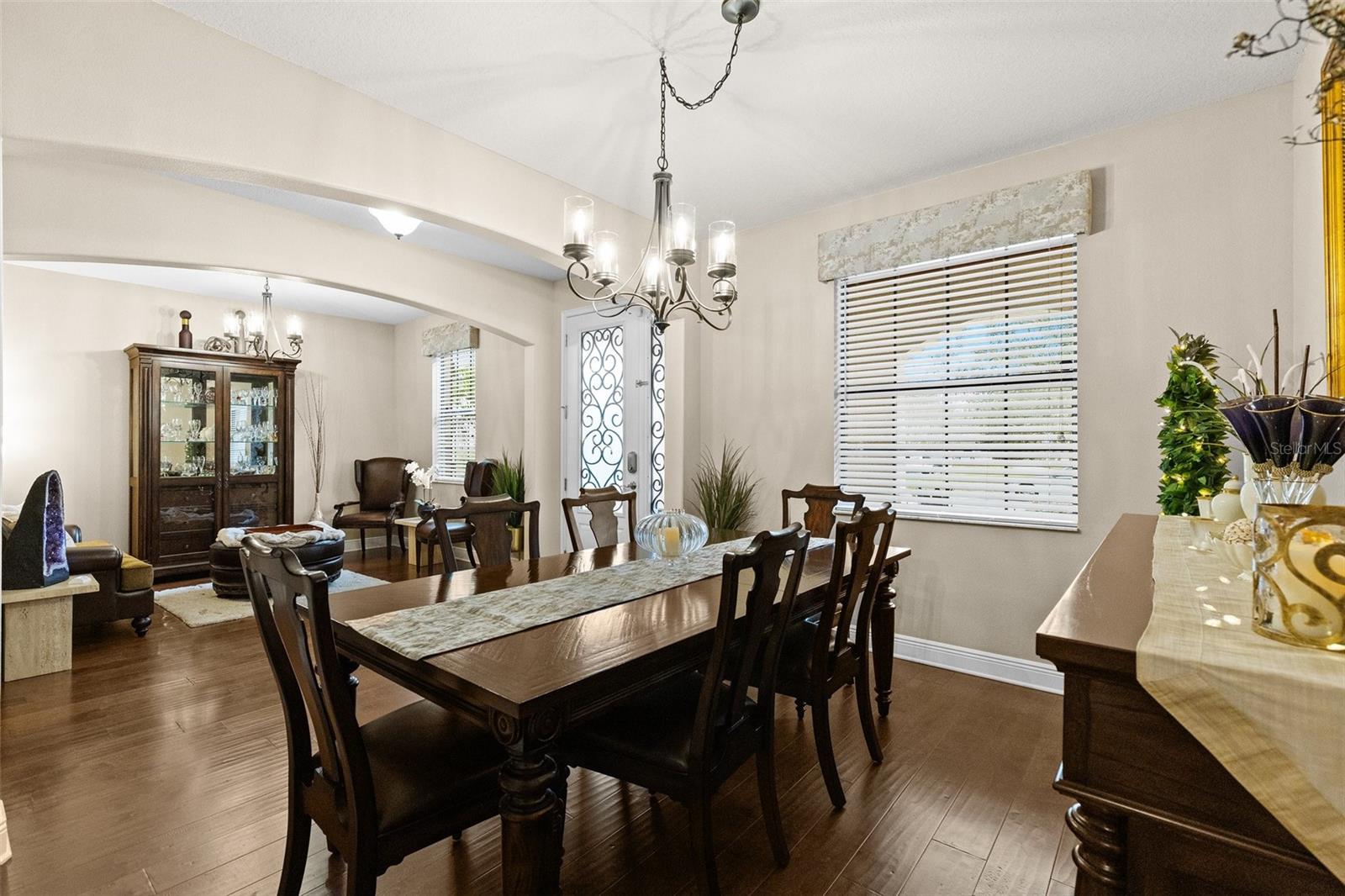 3605 E TAMPA CIR