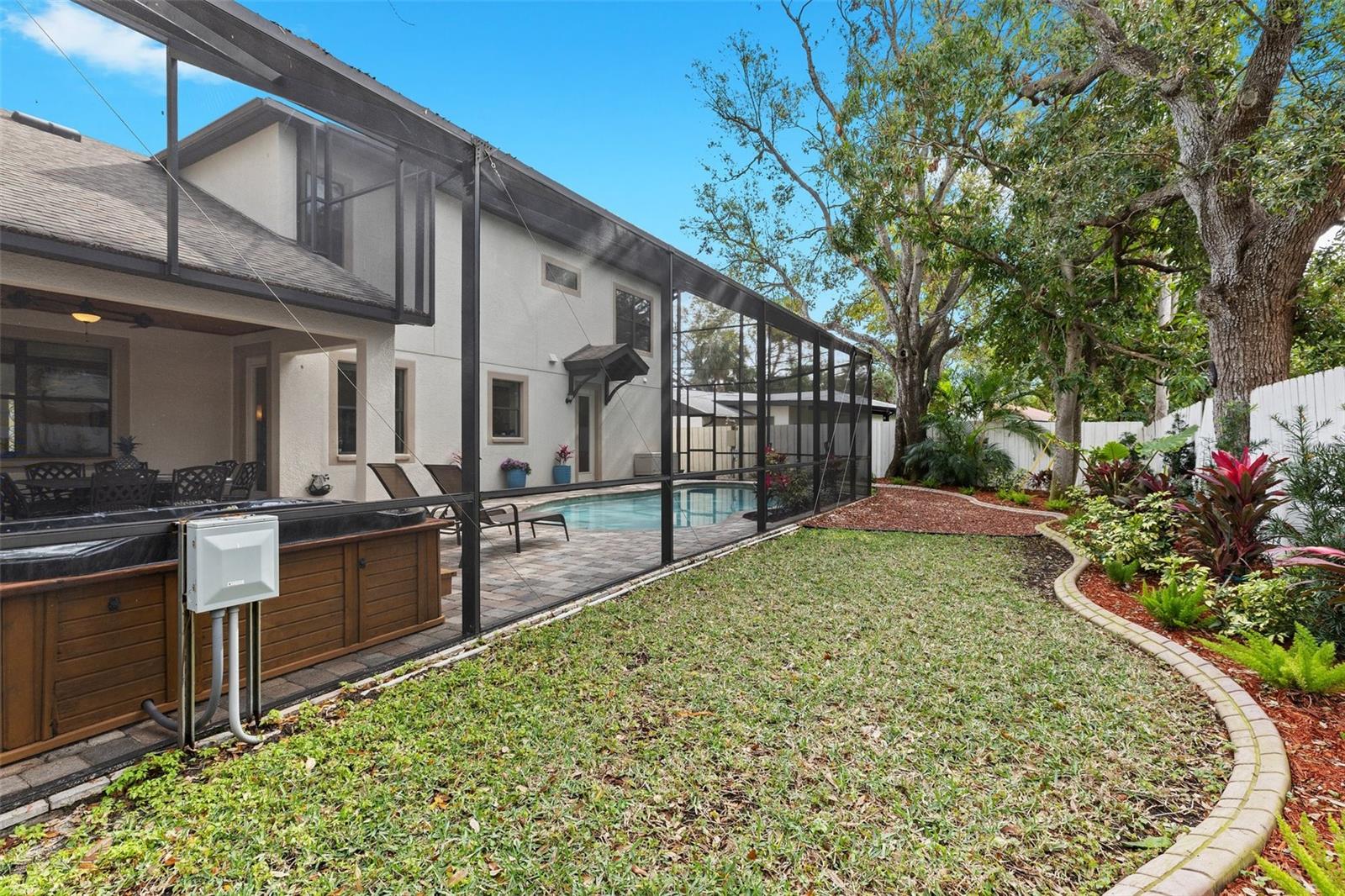 3605 E TAMPA CIR