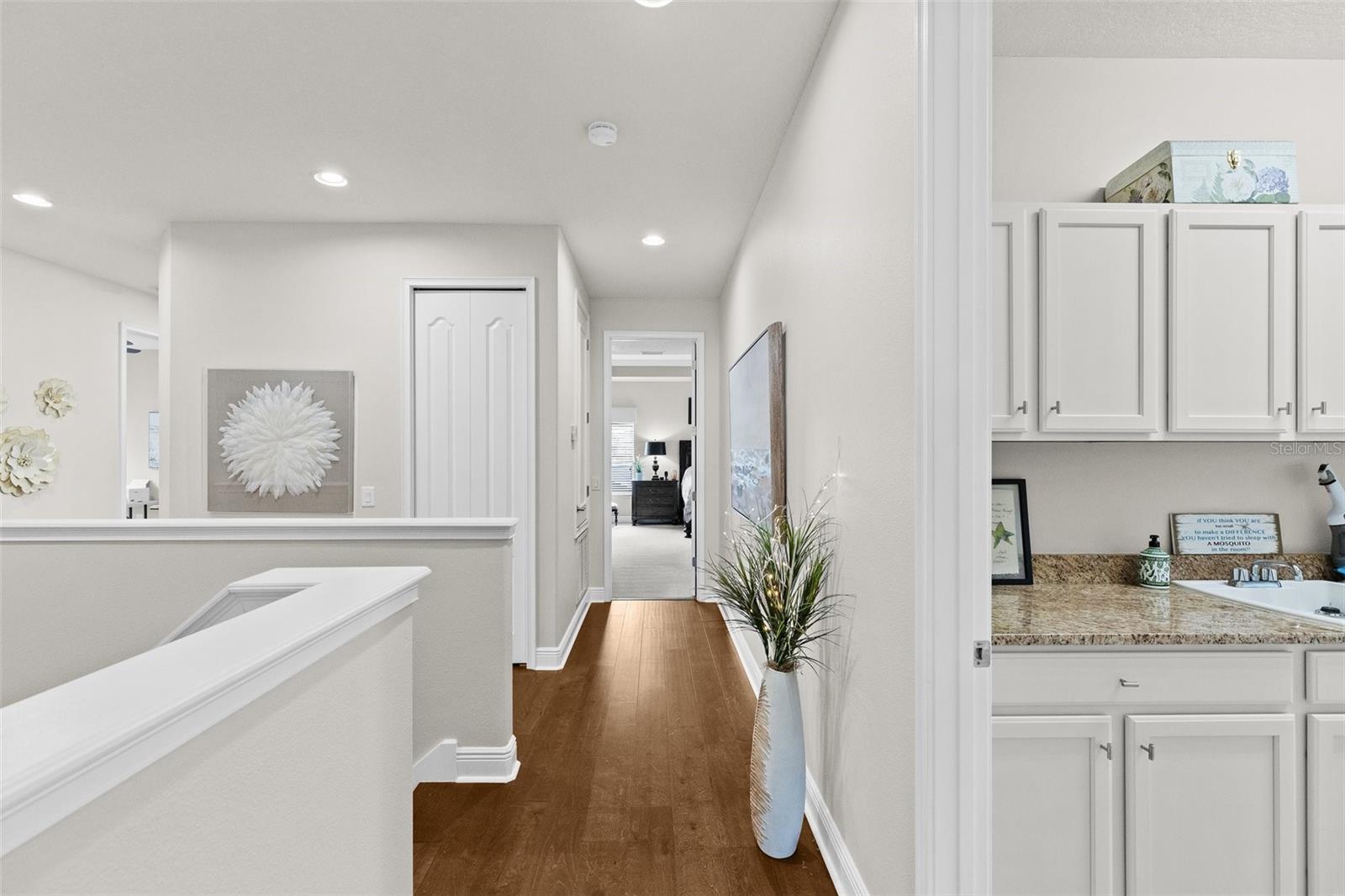 3605 E TAMPA CIR