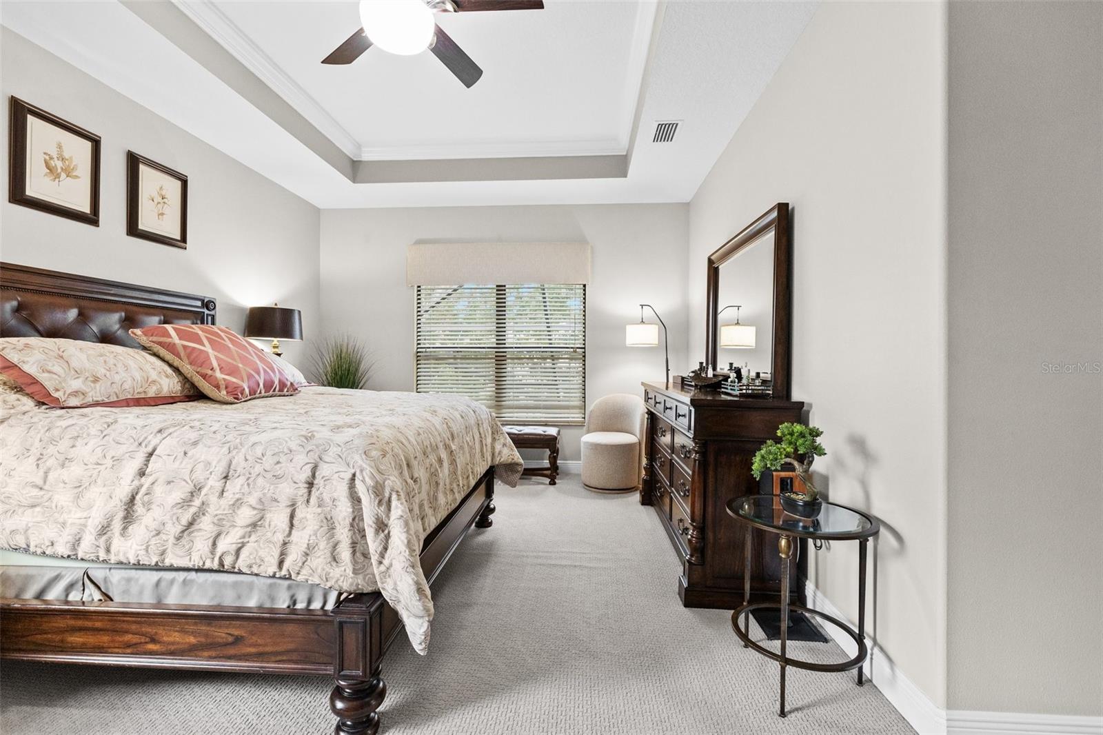 3605 E TAMPA CIR