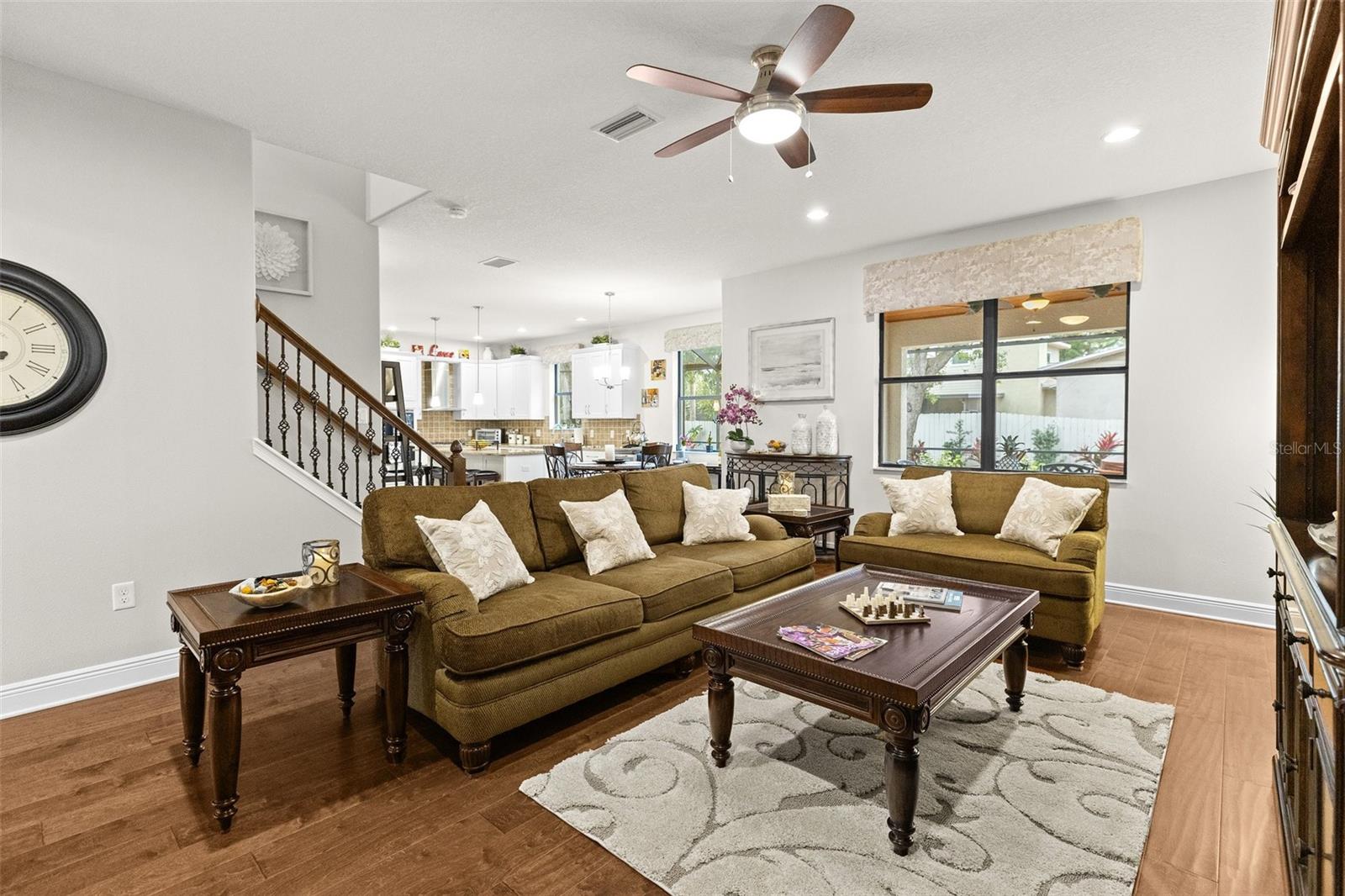3605 E TAMPA CIR