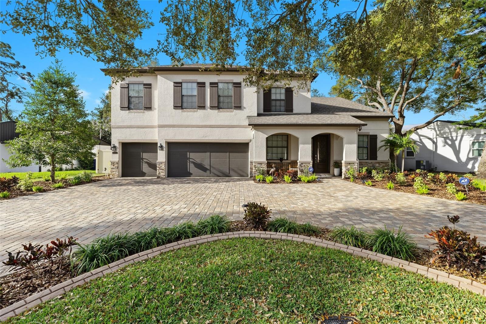 3605 E TAMPA CIR