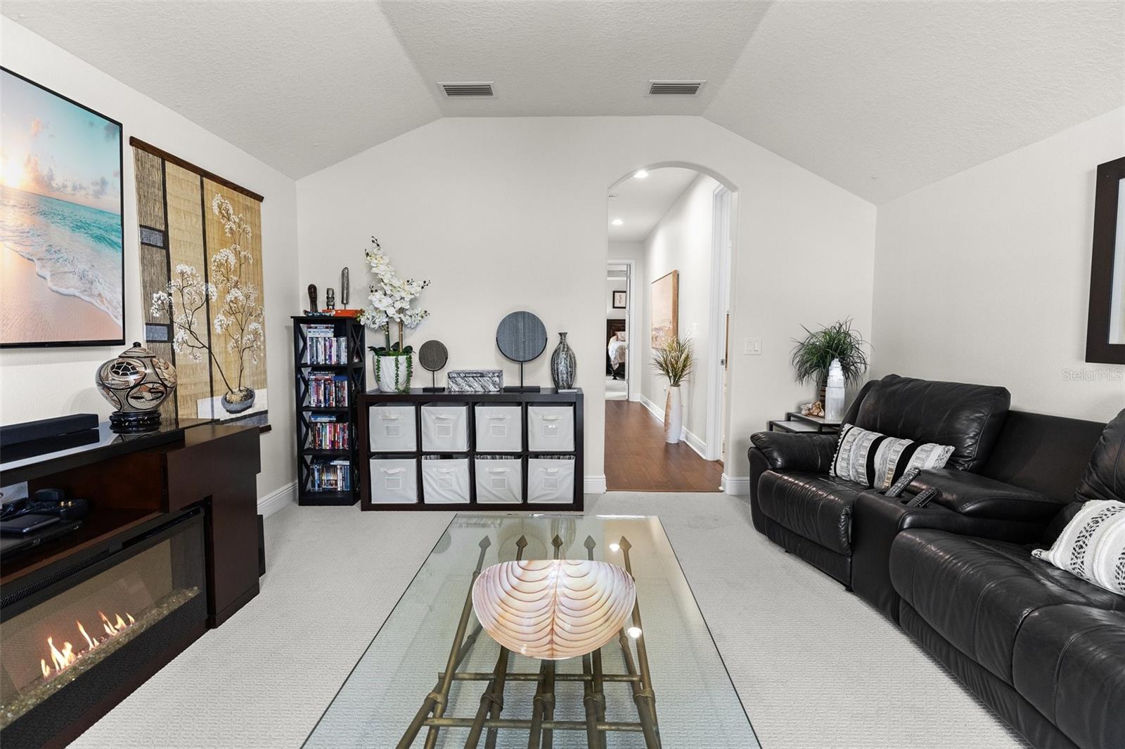 3605 E TAMPA CIR