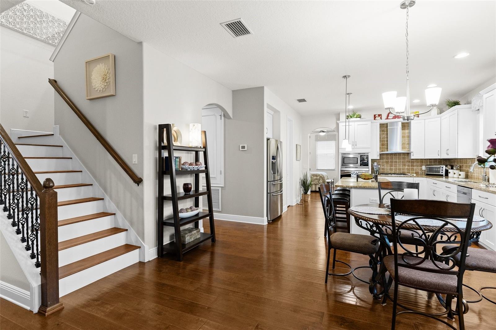 3605 E TAMPA CIR