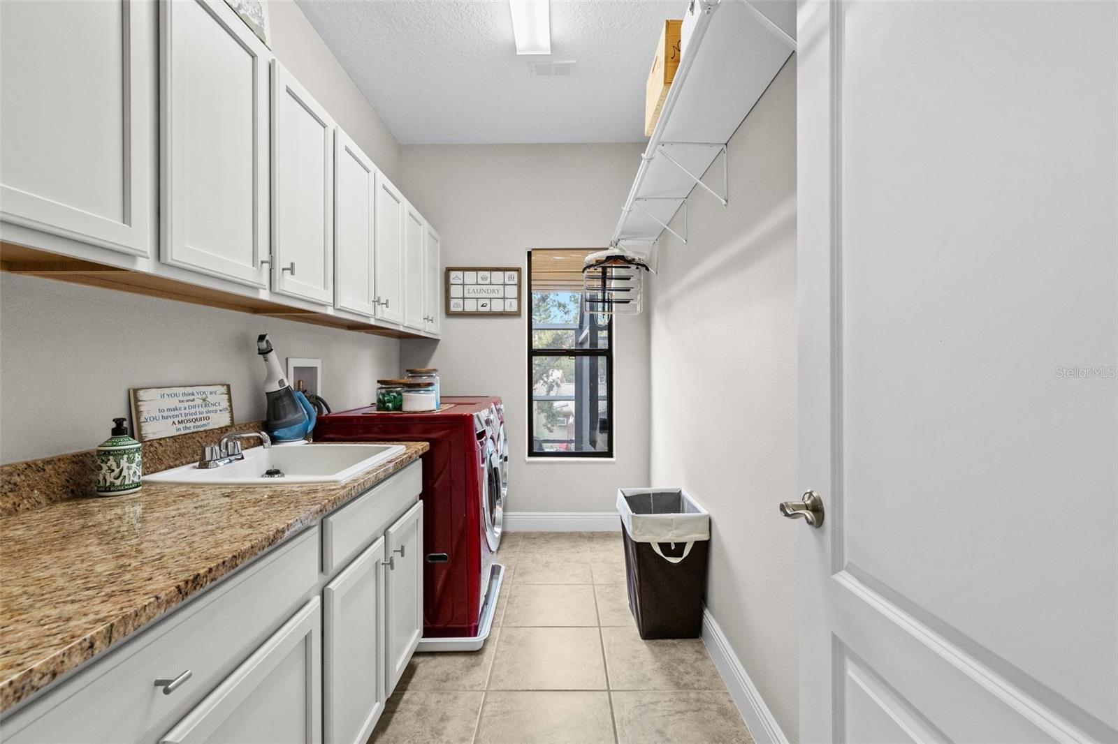 3605 E TAMPA CIR