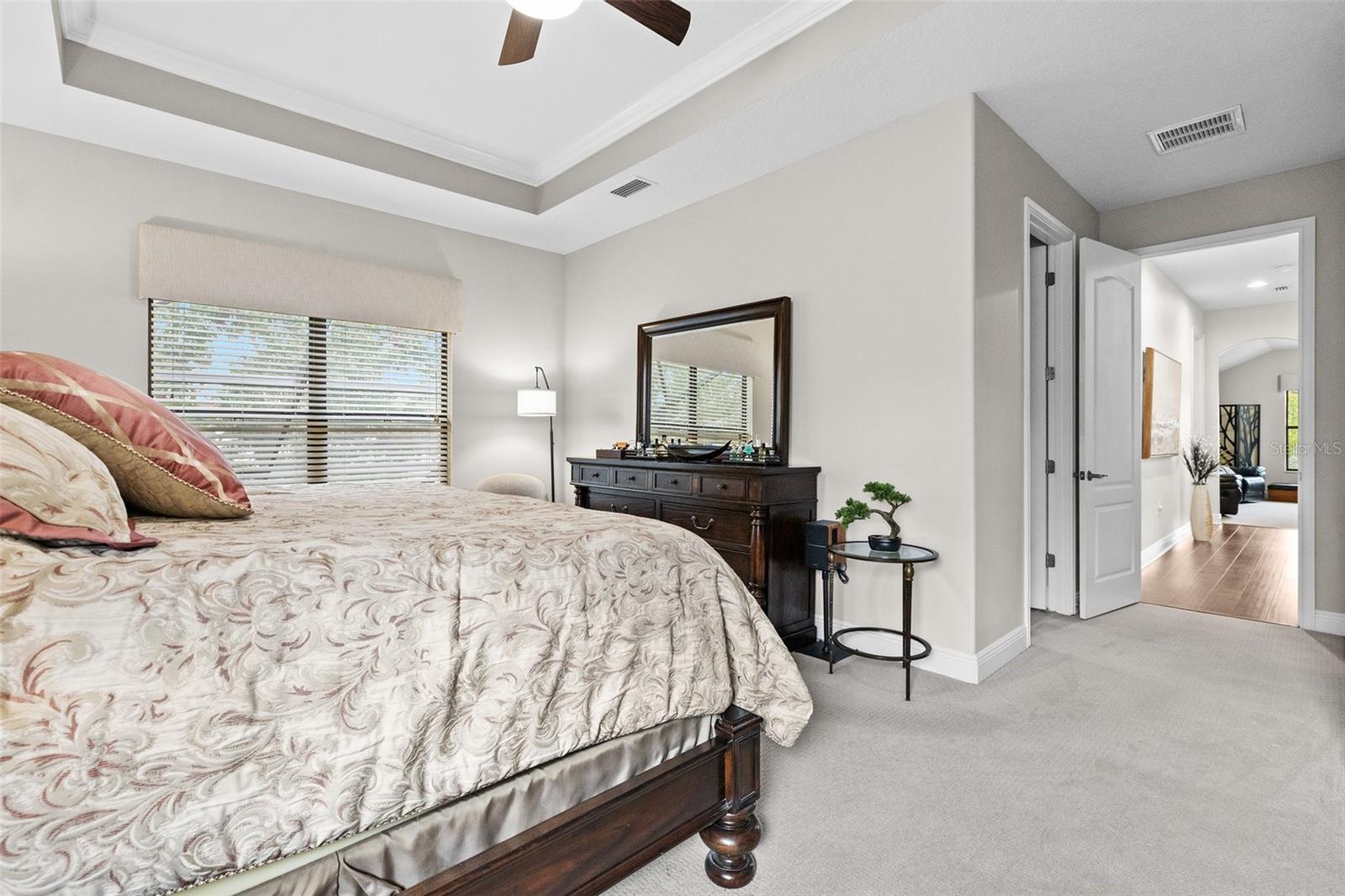 3605 E TAMPA CIR