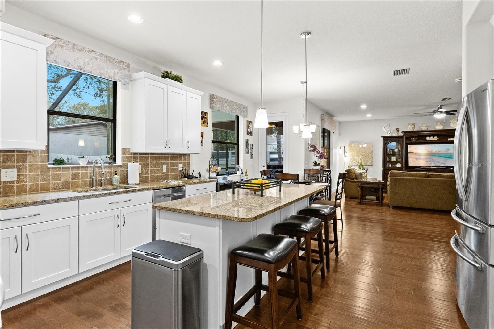 3605 E TAMPA CIR