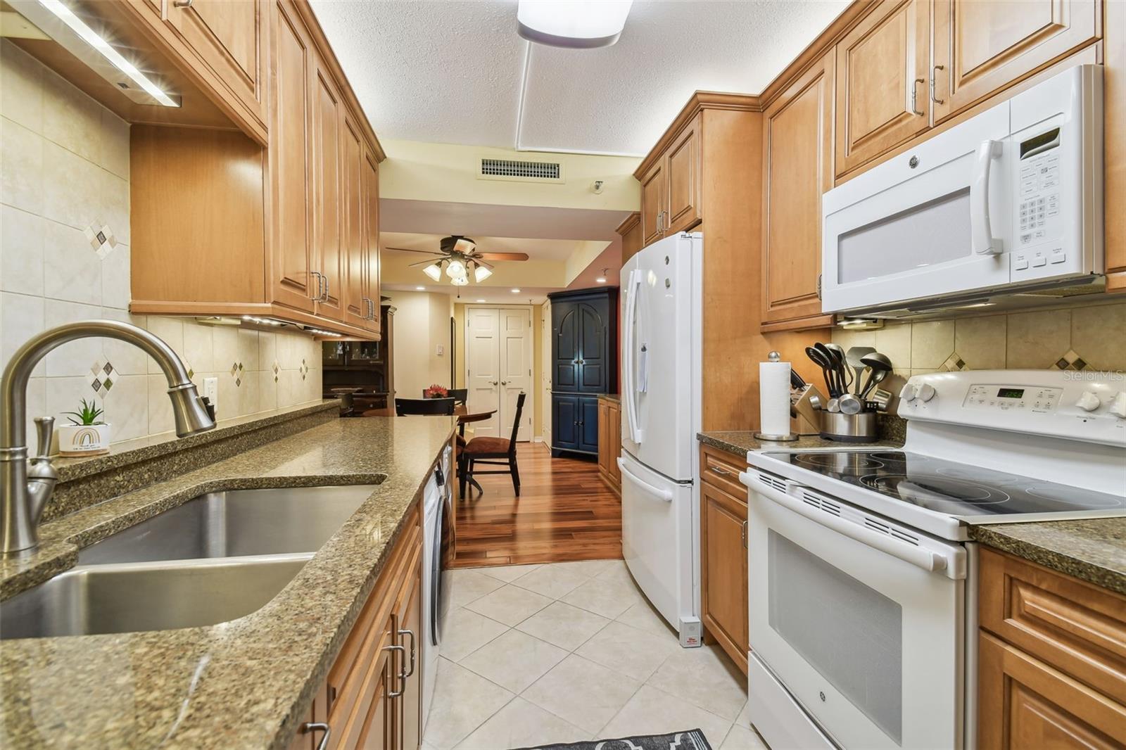 3211 W SWANN AVE #302