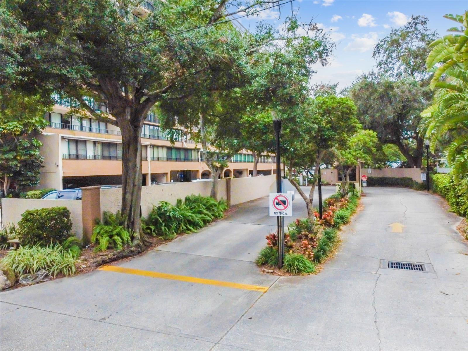 3211 W SWANN AVE #302