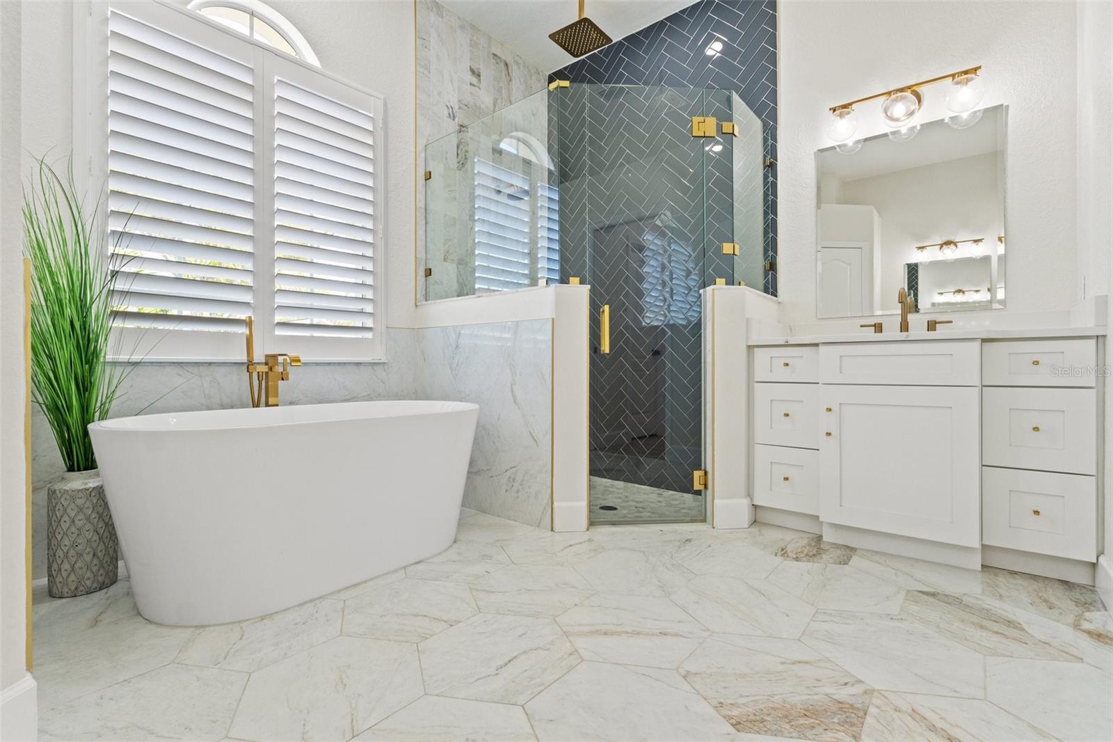 9214 HIDDEN WATER CIR