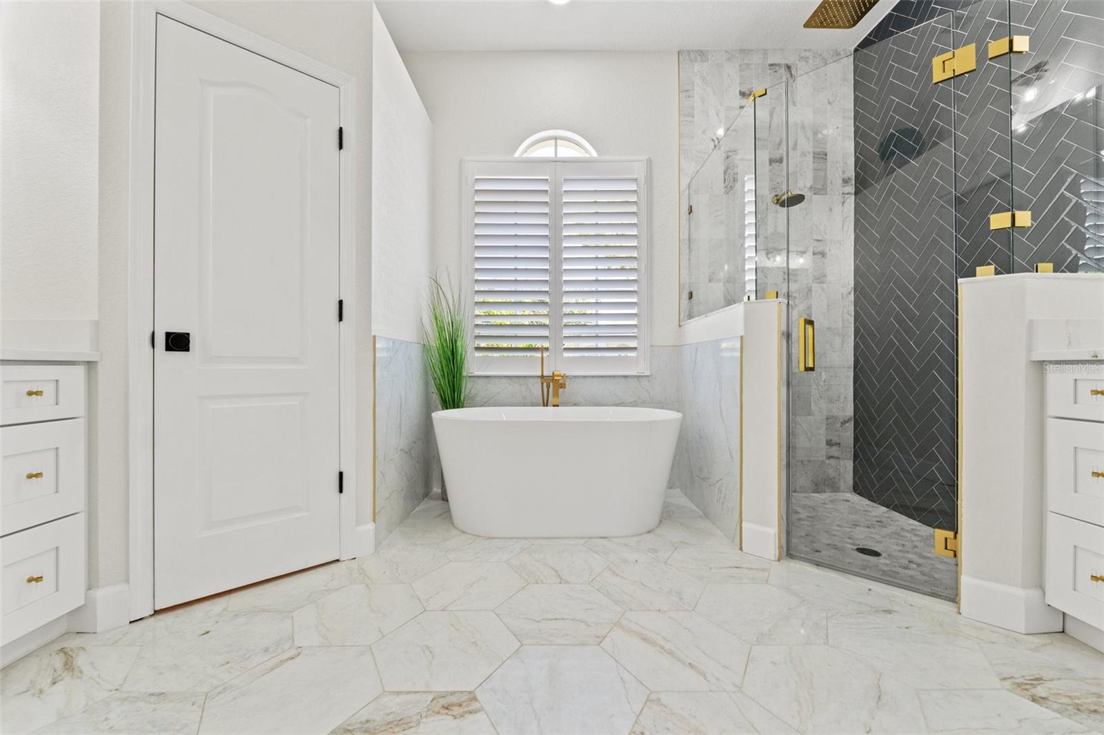 9214 HIDDEN WATER CIR