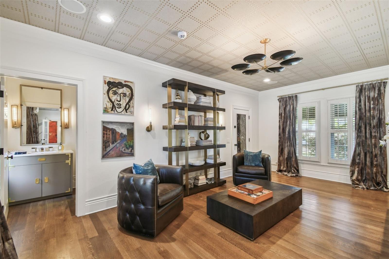 3313 W MULLEN AVE