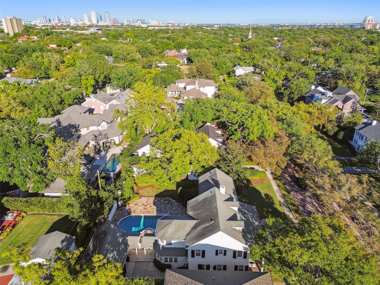 3313 W MULLEN AVE