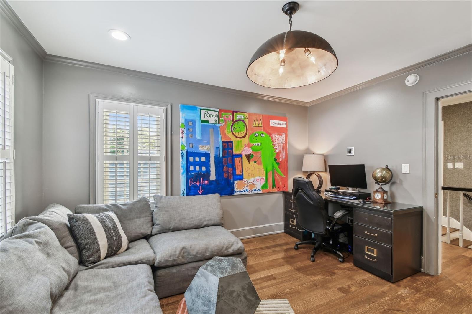 3313 W MULLEN AVE