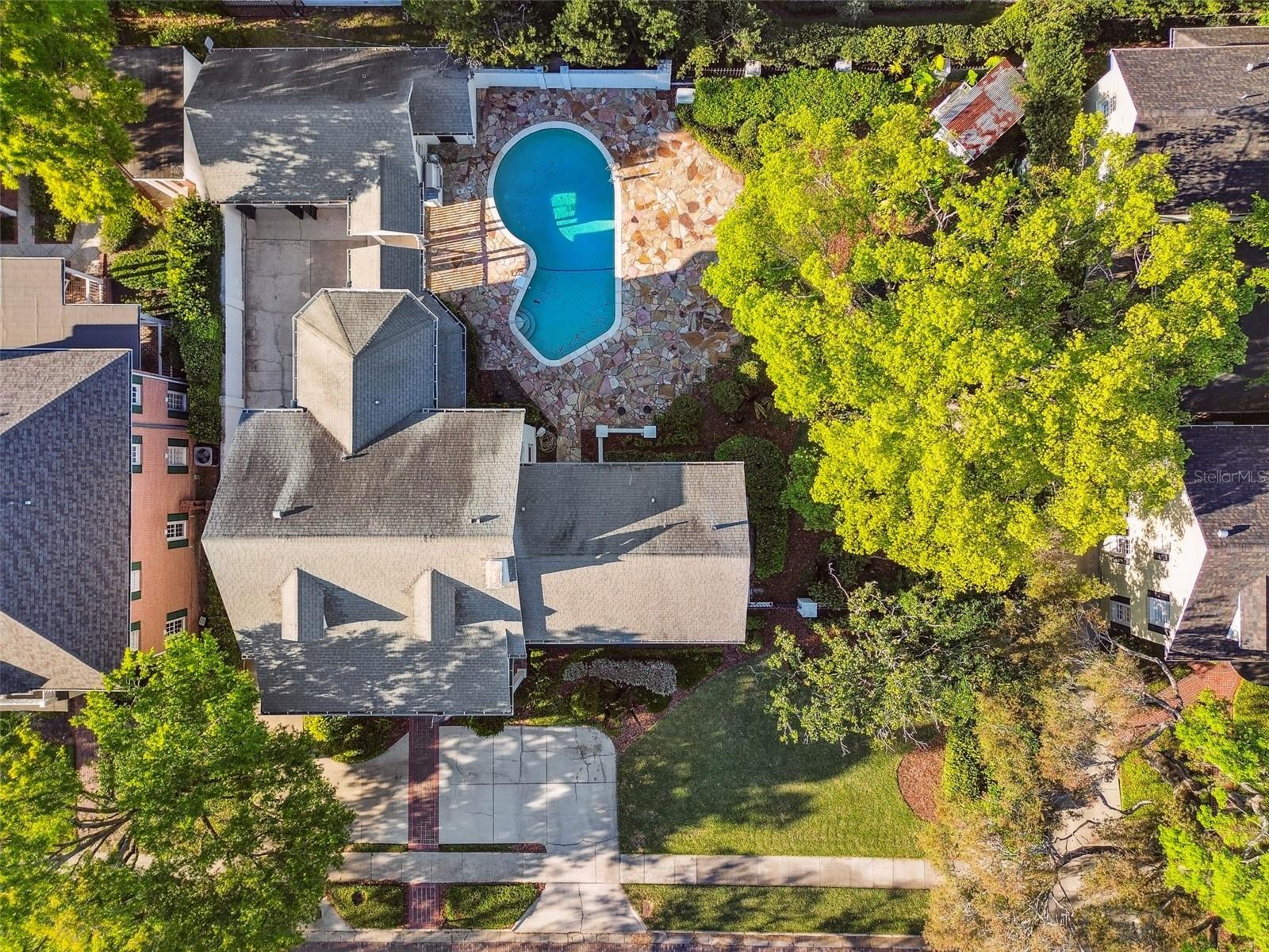 3313 W MULLEN AVE