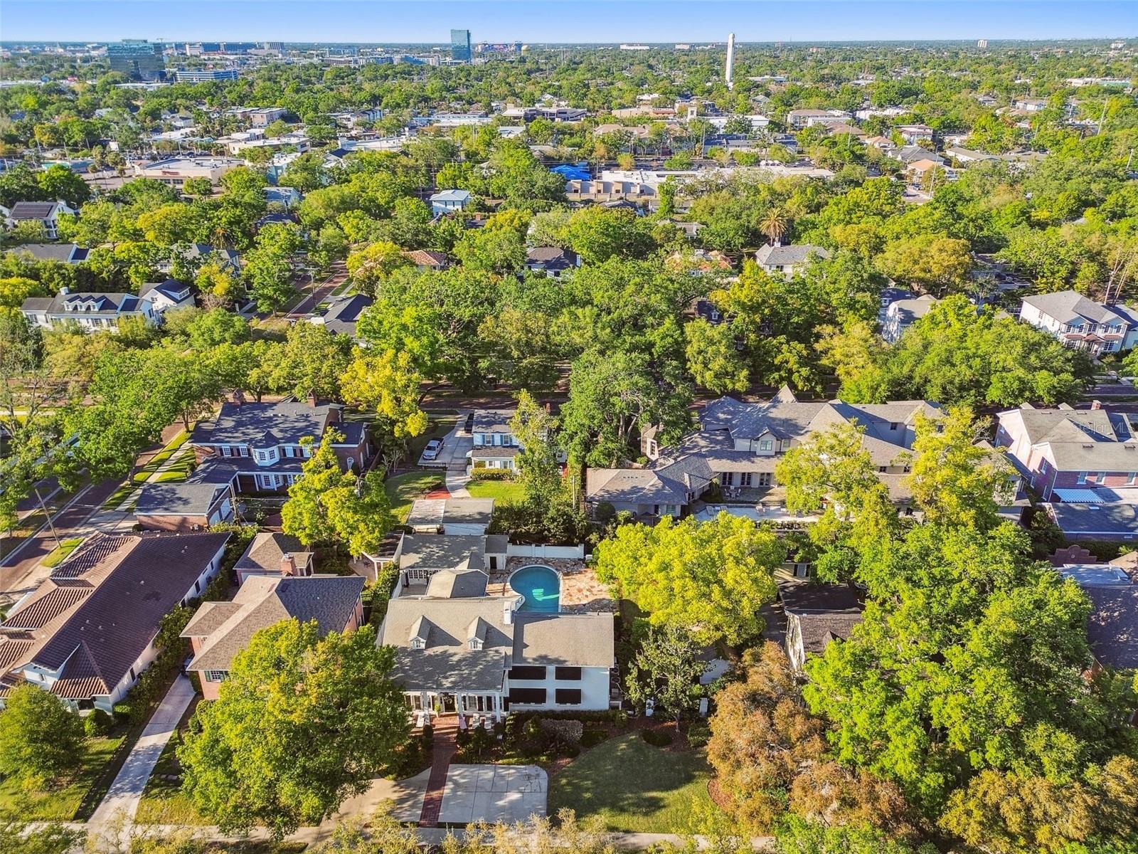 3313 W MULLEN AVE