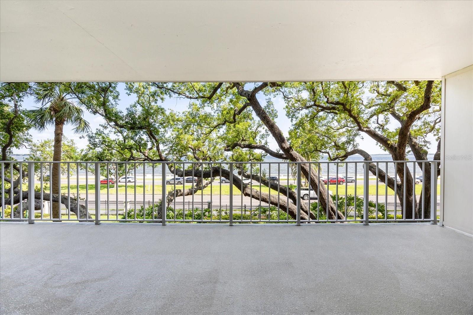 2611 BAYSHORE BLVD #207