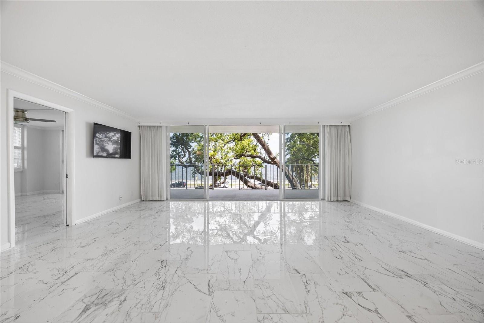 2611 BAYSHORE BLVD #207