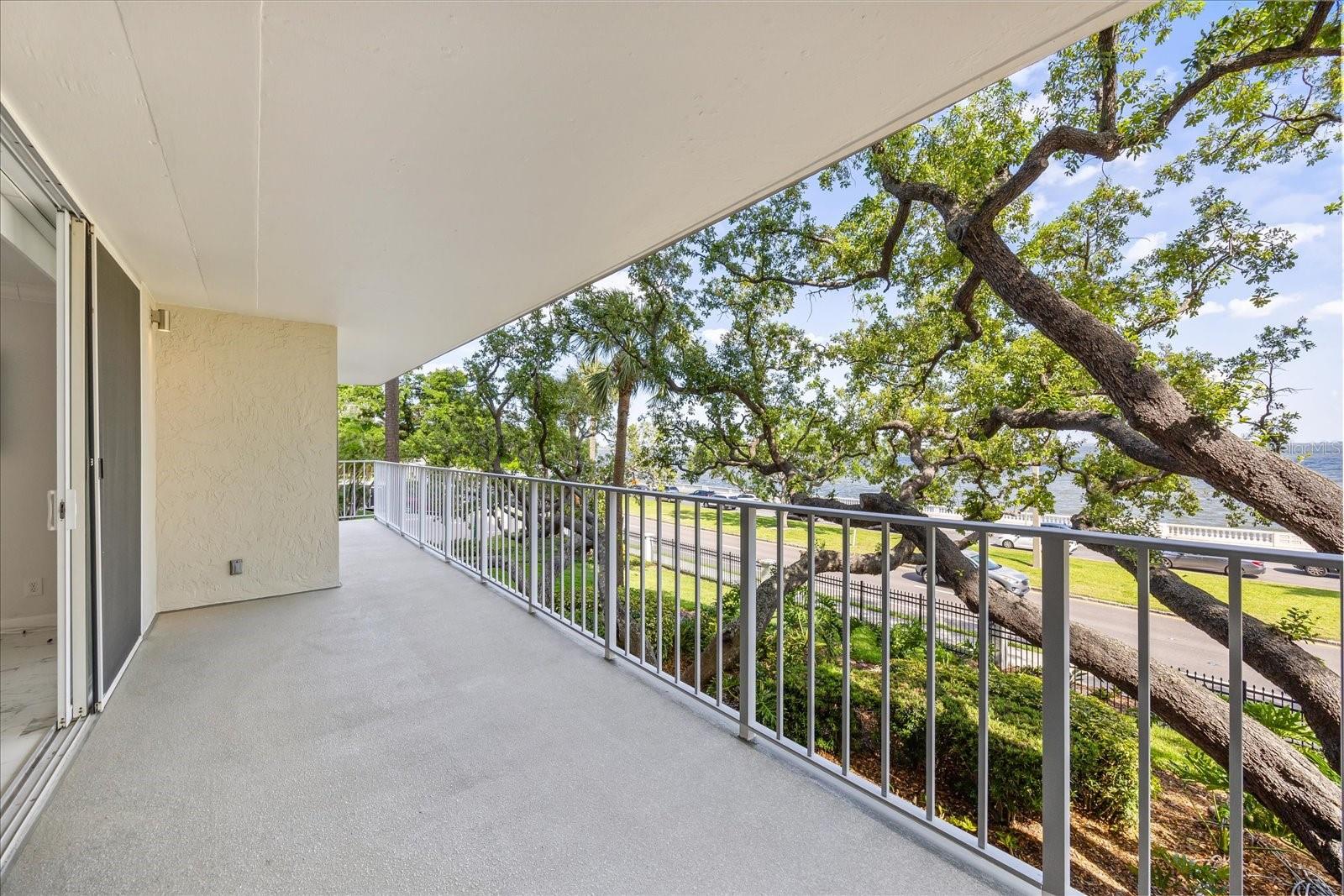2611 BAYSHORE BLVD #207