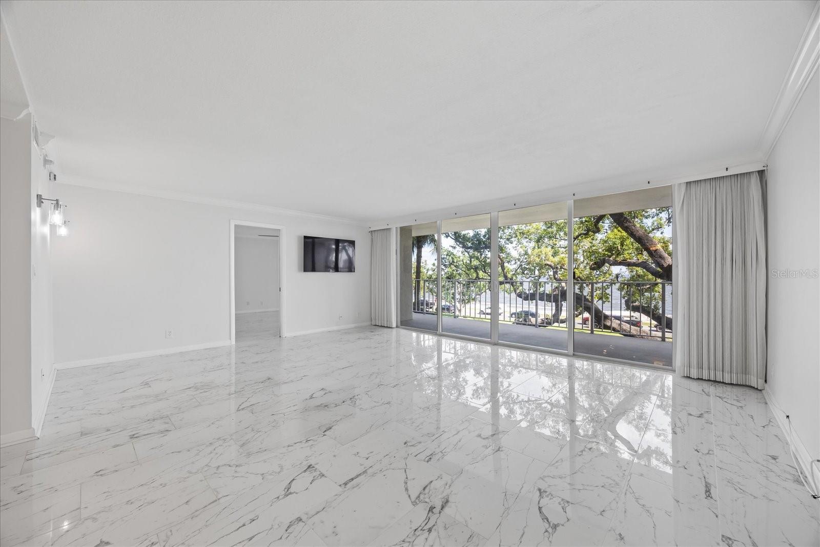 2611 BAYSHORE BLVD #207