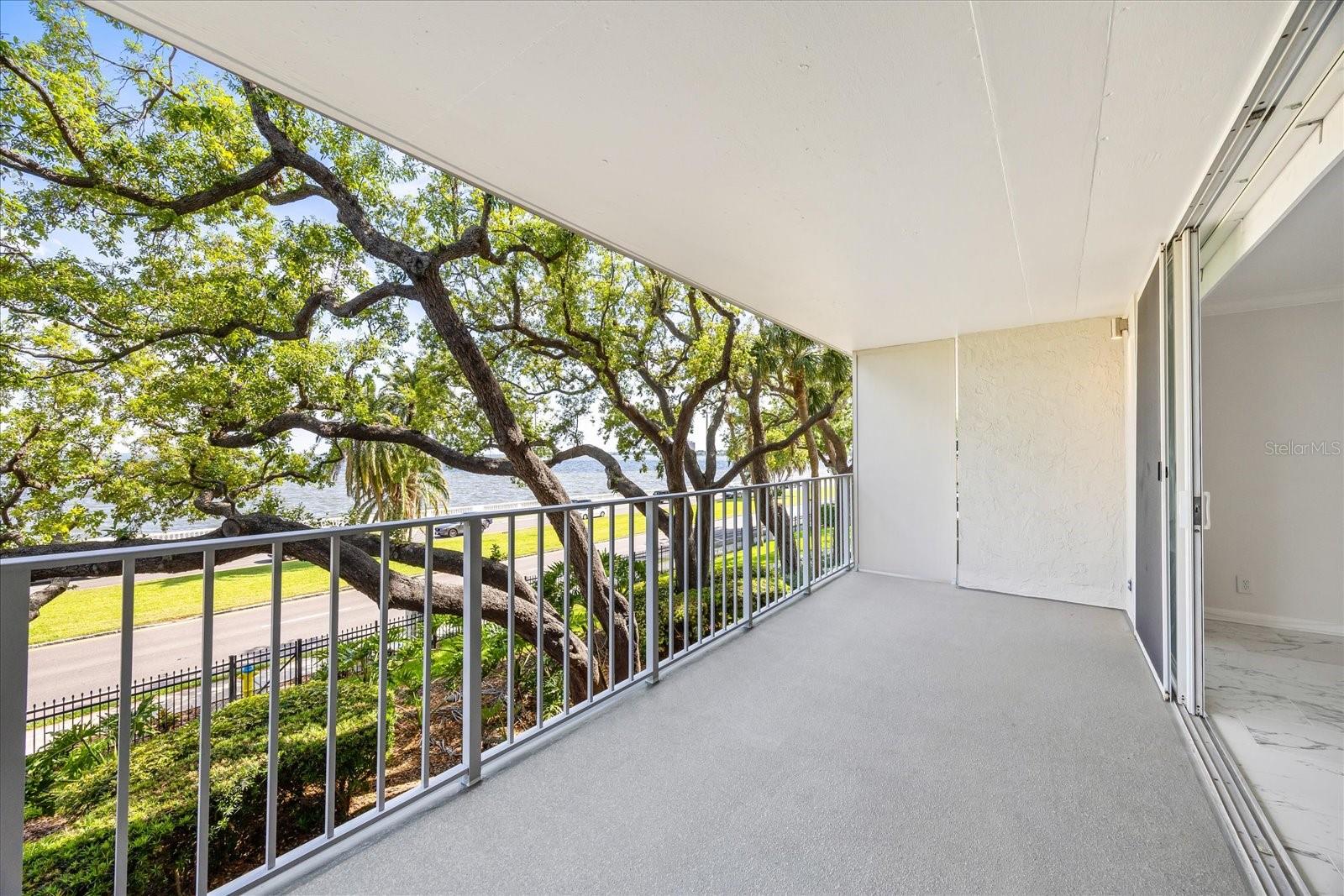 2611 BAYSHORE BLVD #207