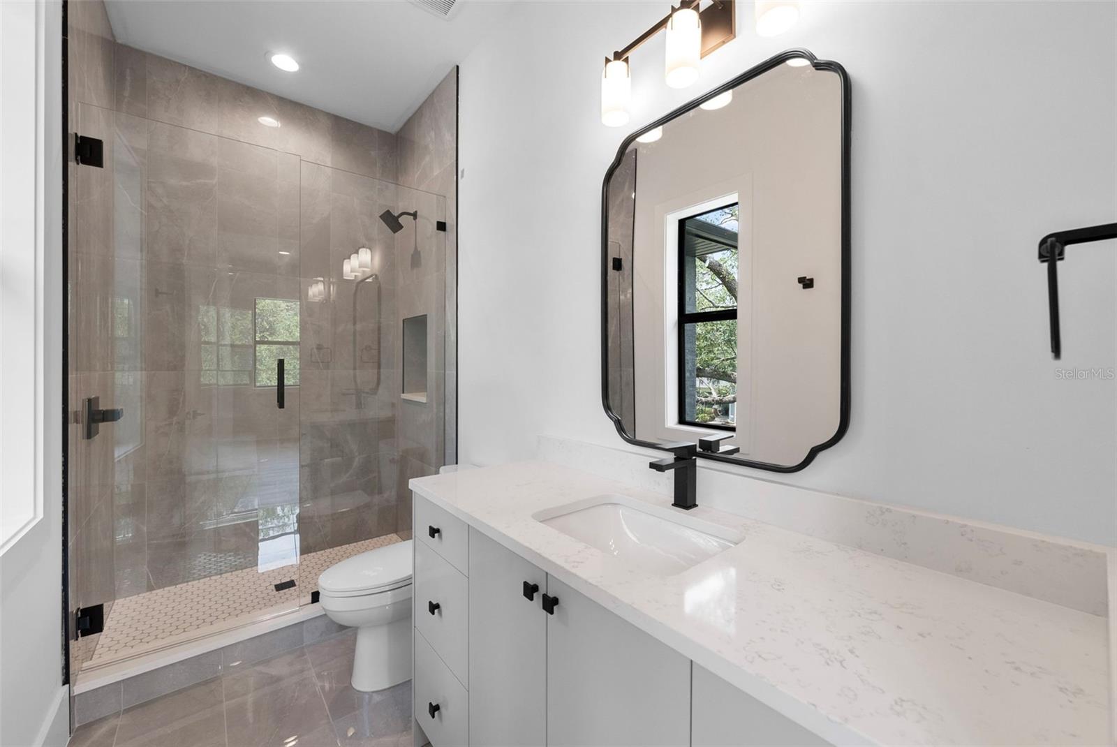 4618 W KENSINGTON AVE