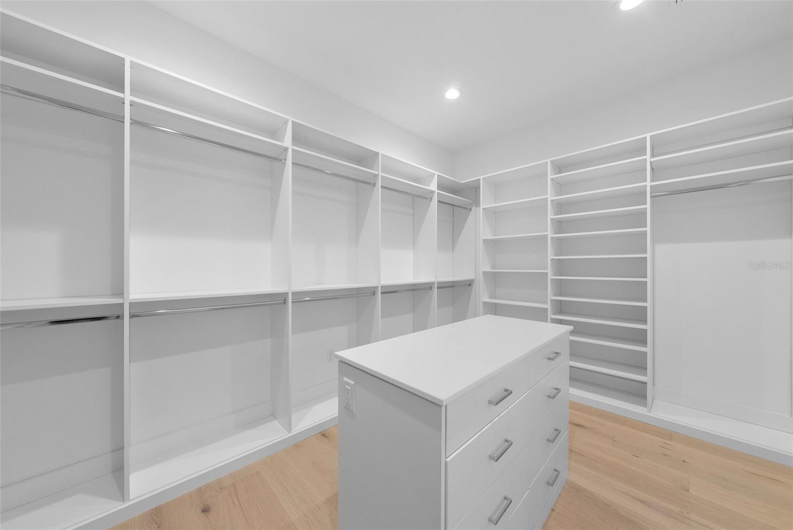 4618 W KENSINGTON AVE